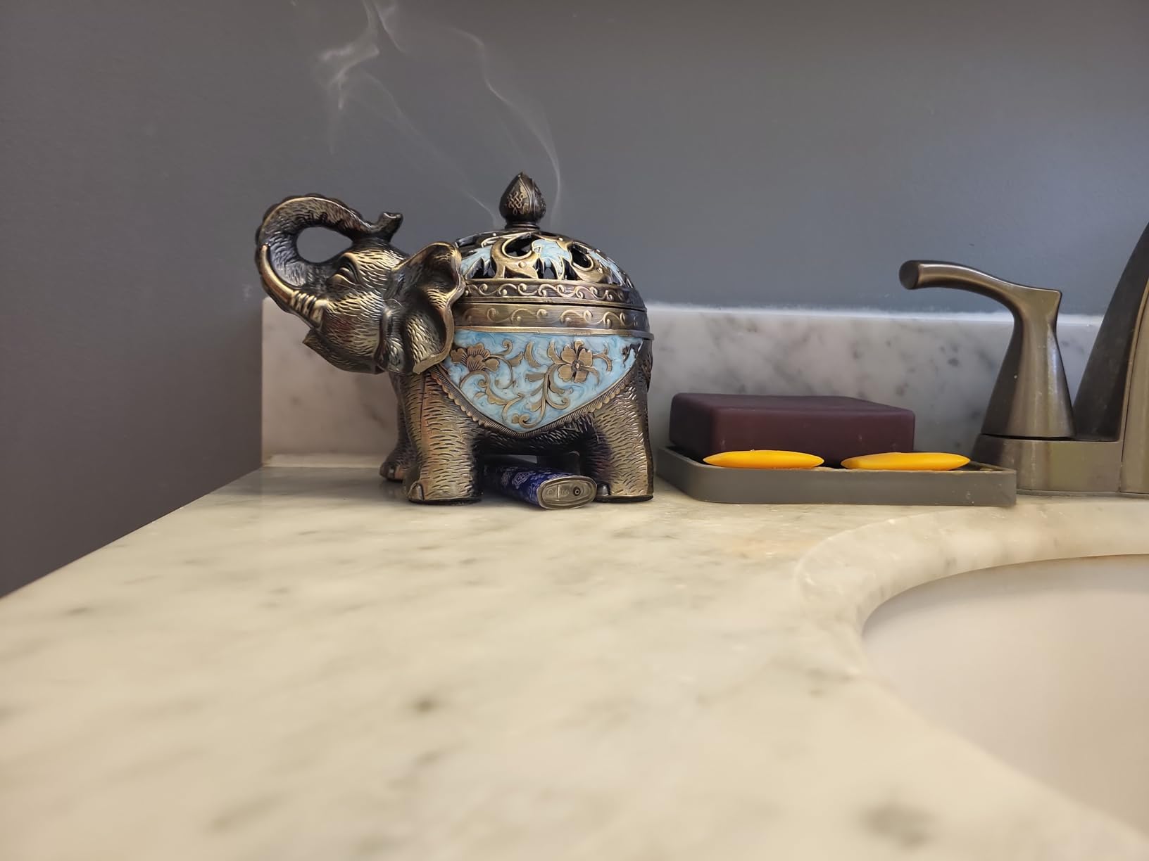 Hourwof Metal Elephant Incense Holder,Vintage Cone Coil Incense Burner with Lid,Ash Catcher,Aromatherapy Ornament Home Office Decor,Bronze customer photo 1