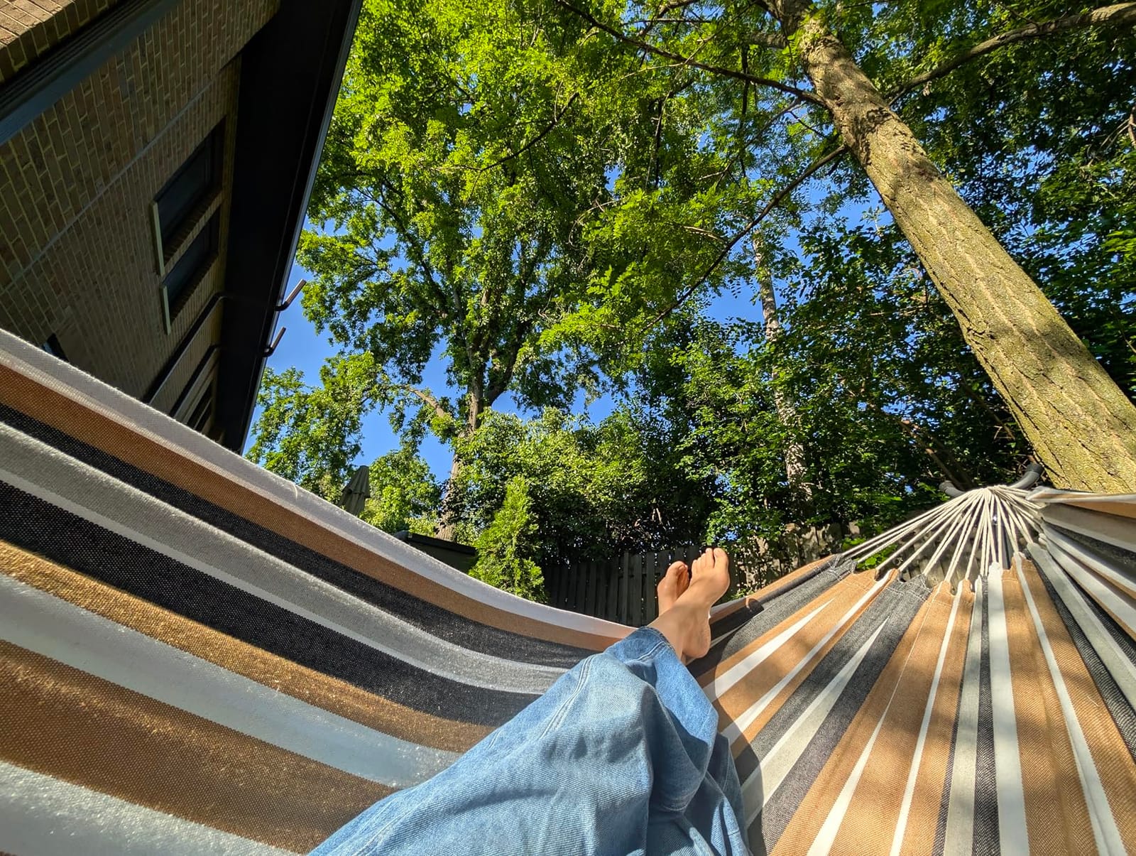 Amazon Basics Double Hammock with 9-Foot Space Saving Steel Stand and Carrying Case, 2 Person, 450 lb Capacity, Beige Stripe with Lace, 110