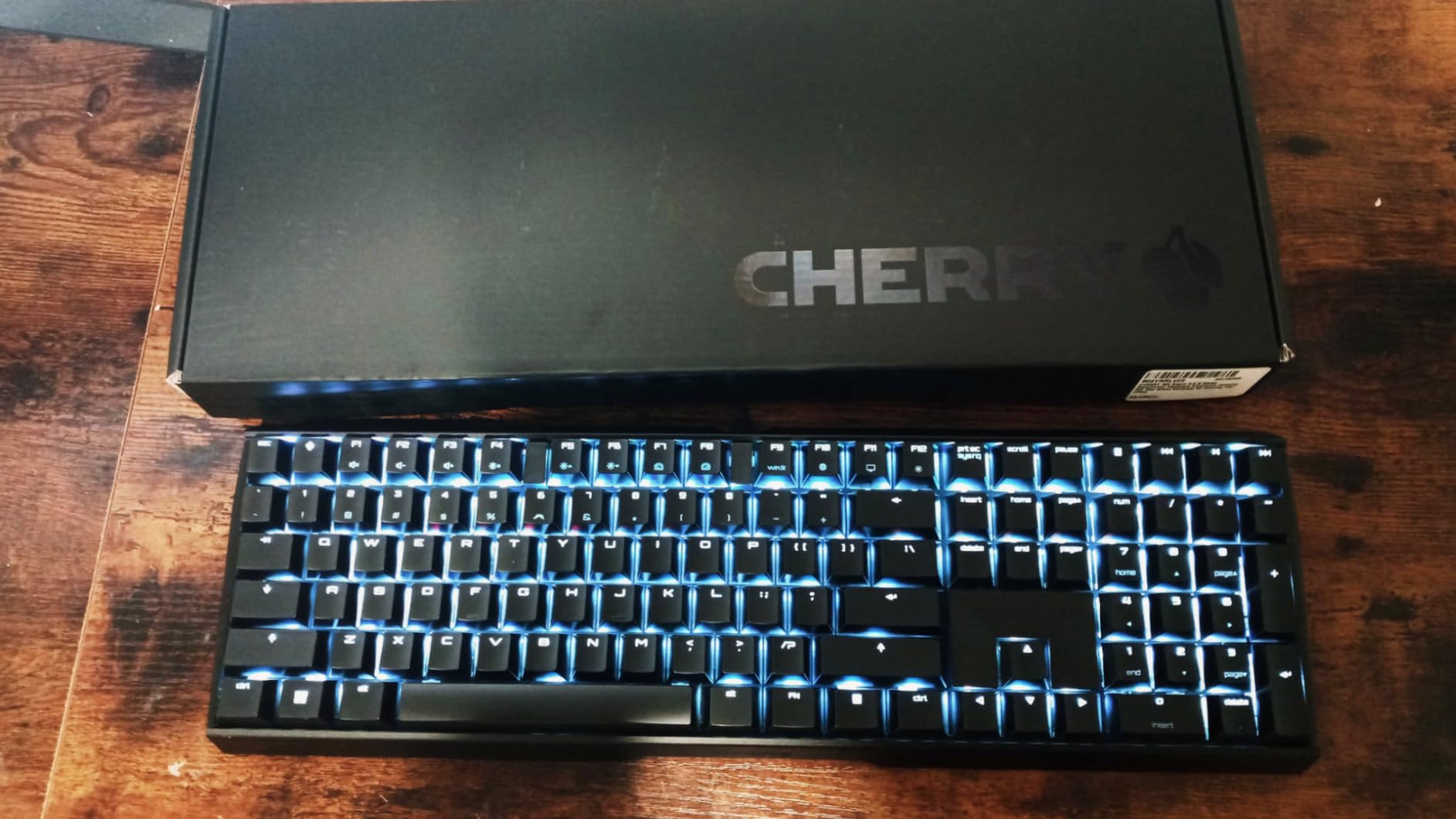 Cherry MX 3.0S Wired Mechanical Gaming Keyboard MX2A Silent RED Switches | Robust Aluminum Housing, RGB-Lighting, Full Key Rollover, Anti Ghosting, Black customer photo 1