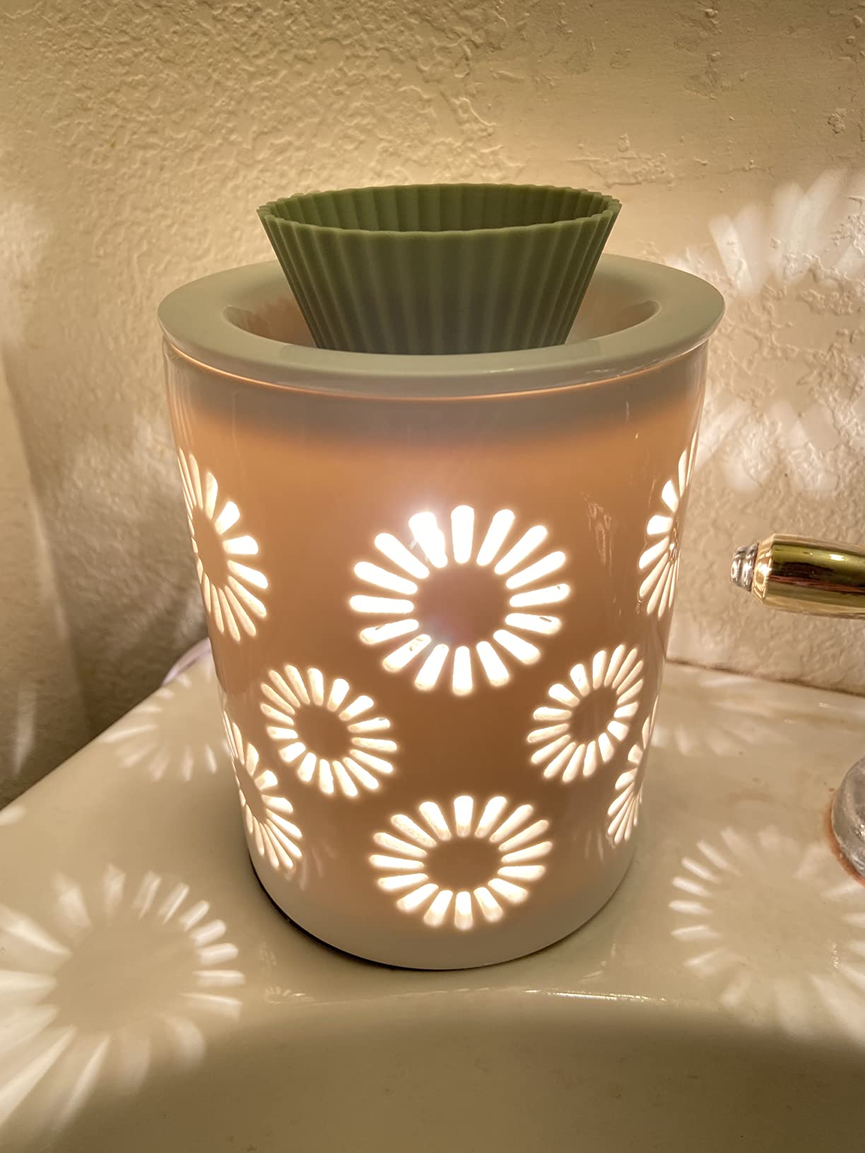 SALKING Ceramic Wax Melt Warmer, Electric Wax Warmer for Scented Wax, Candle Warmer Oil Burner with Edison Bulbs, Sunflower Fragrance Warmer Wax Cubes for Home, Bedroom, Birthday Gifts for Women customer photo 2