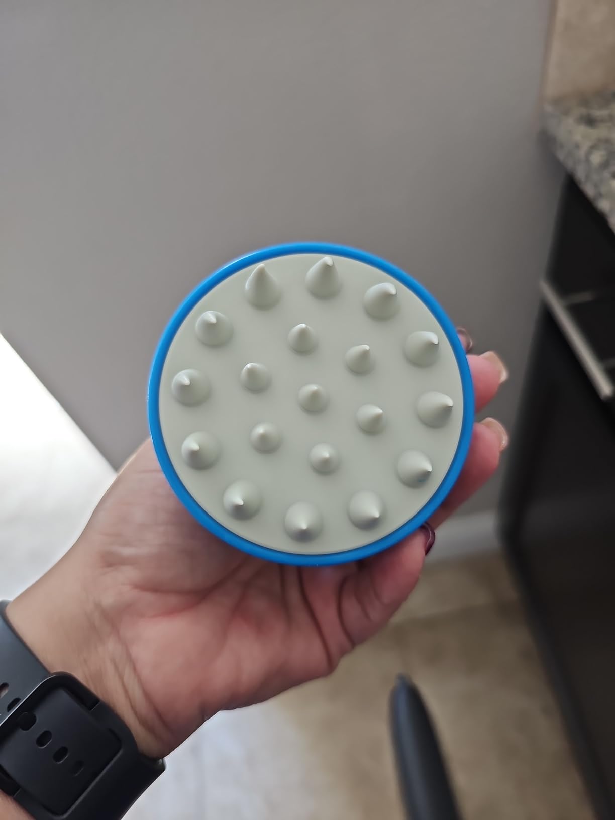 Nizoral Hair Shampoo Brush, Scalp Massager for All Hair Types customer photo 2