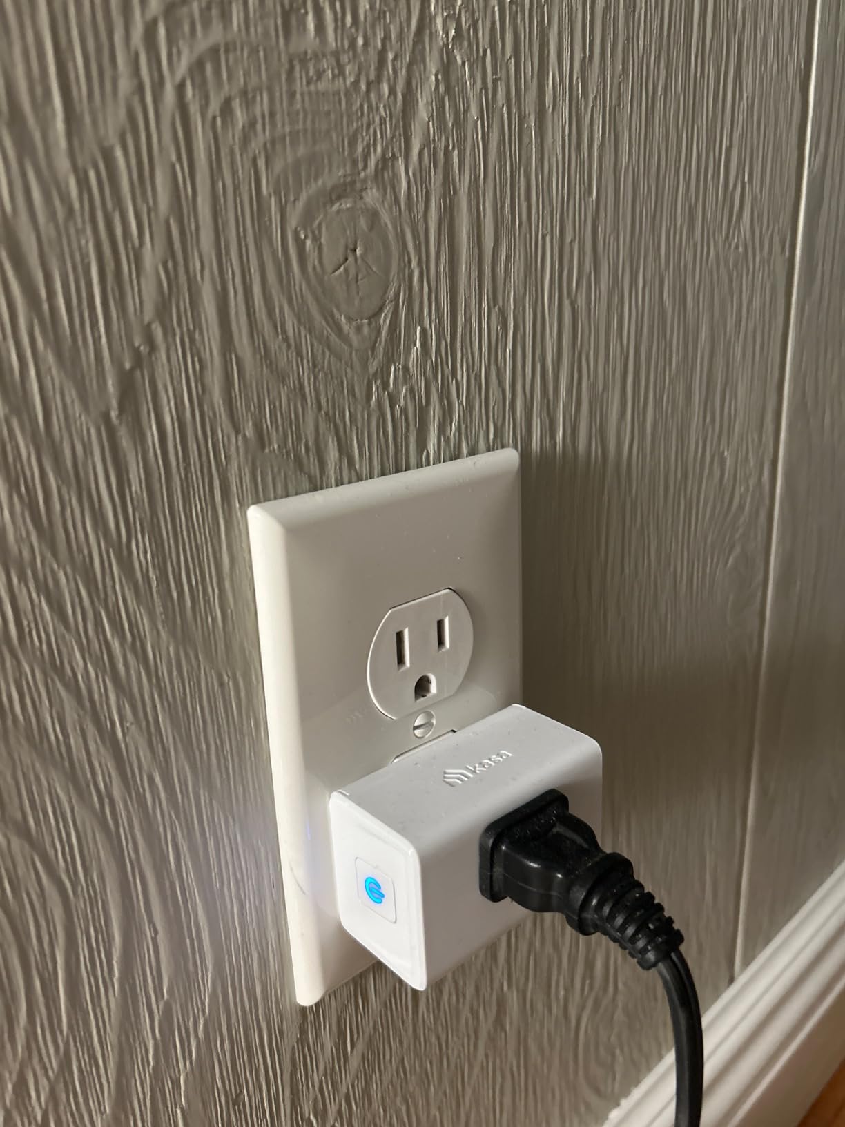 Kasa Smart Plug Ultra Mini 15A, EP10, Smart Home Wi-Fi Outlet | Works with Alexa & Google Home, No Hub Required, UP Certified, 2.4GHz Wi-Fi Only, 1-Pack, White customer photo 1