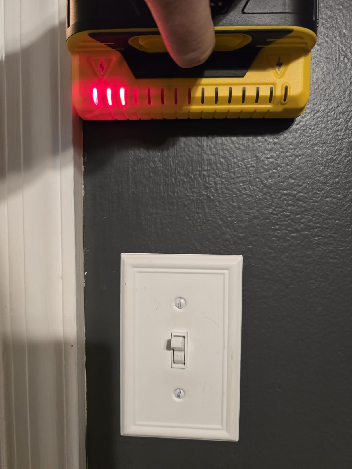 Franklin Sensors ProSensor M150/X990 9-Sensor Stud Finder, AC Wire Warning customer photo 1