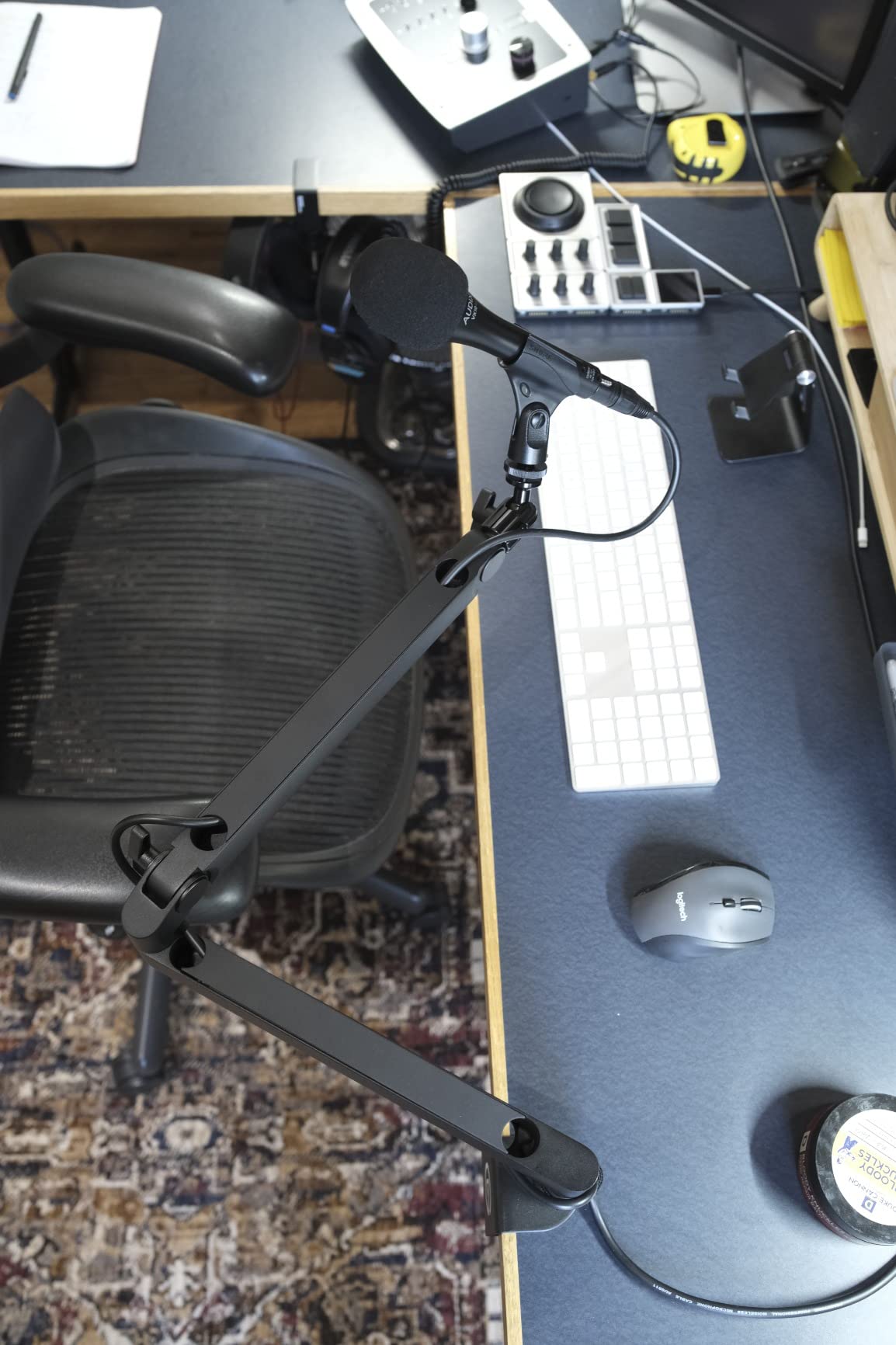 Elgato Wave Mic Arm Low Profile Microphone Boom Arm - Sits below shoulder line, 360-degree rotation, Magnetic cable channels, All-metal build, Fully adjustable mount customer photo 2