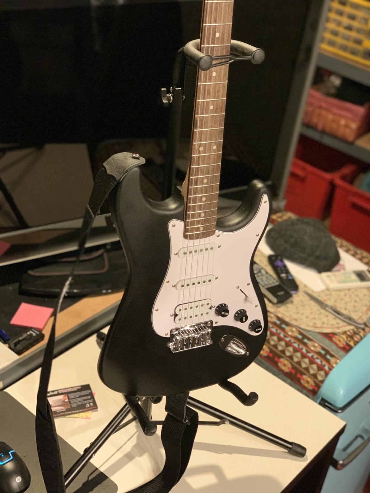 CAHAYA Guitar Stand Floor Folding Universal Adjustable Guitar Tripod Holder customer photo 1