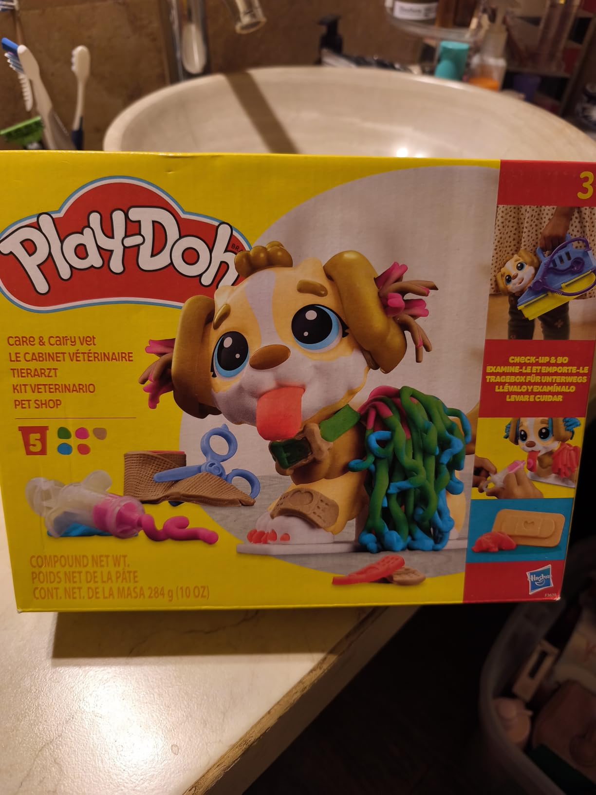 Play-Doh Care 'n Carry Vet Playset for Kids 3 Years and Up with Toy Dog, Storage, 10 Tools, and 5 Modeling Compound Colors, Non-Toxic customer photo 1