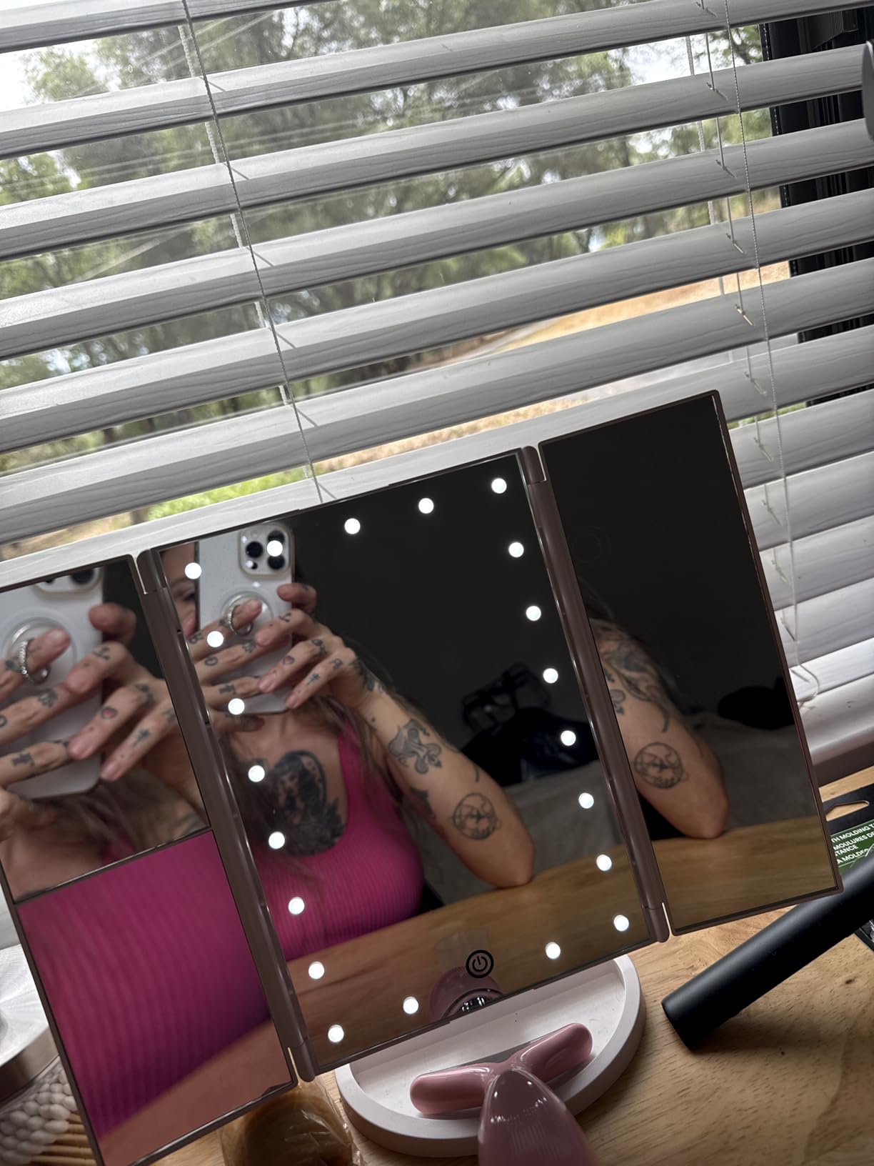 HUONUL 2X/3X/10X Magnifying Vanity Mirror with Light, Trifold Makeup Mirror customer photo 1
