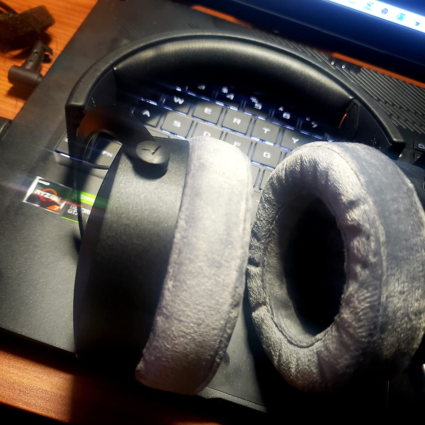 DT 700 PRO X Closed-Back Studio Headphones with Stellar.45 Driver for Recording and Monitoring on All Playback Devices customer photo 1