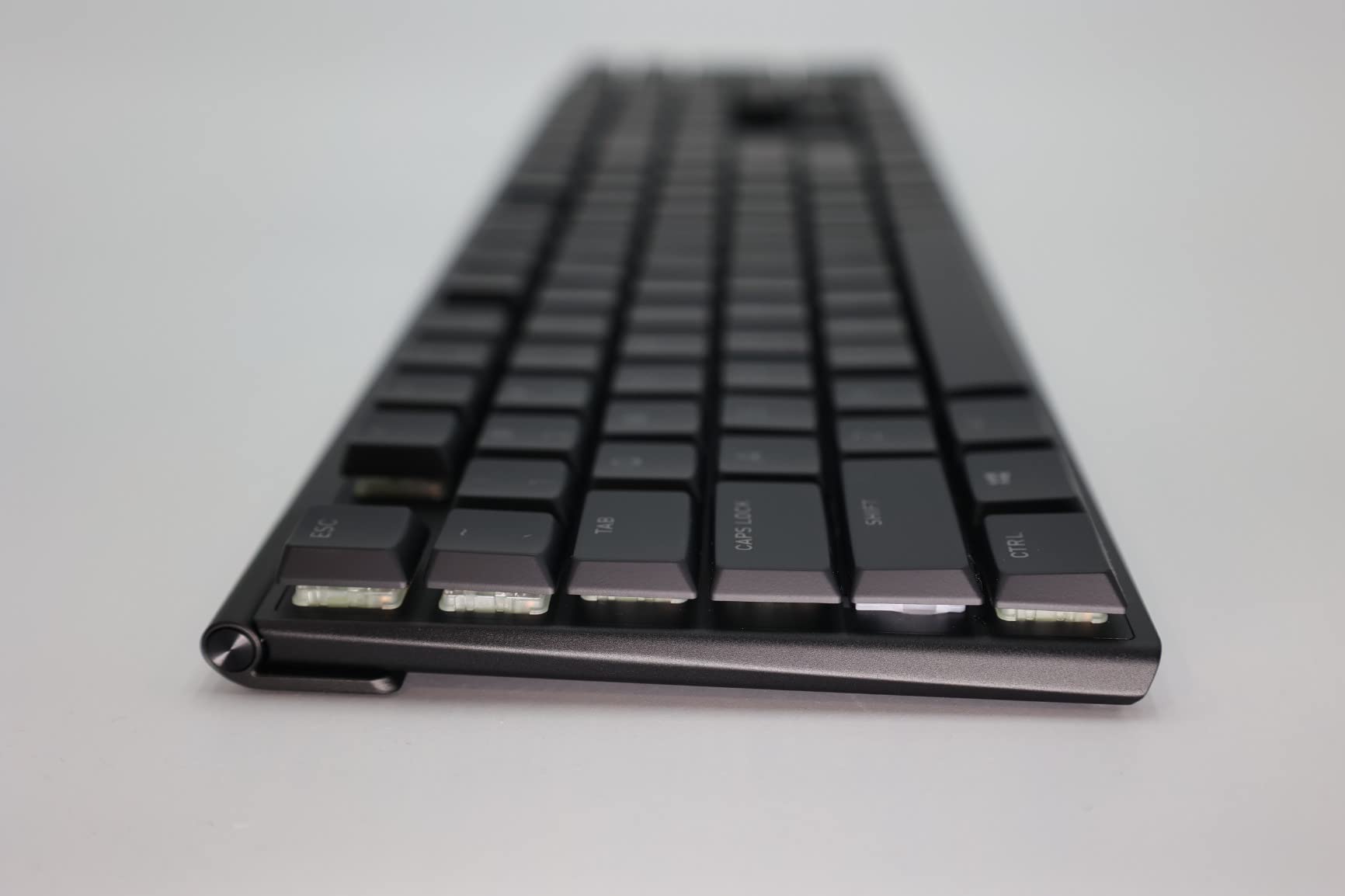 Cherry MX 10.0N RGB Mechanical Keyboard MX Low Profile Speed switches, Aluminum housing, Premium Keyboard for Gaming and Work. G8A-25010LVBUS-2 customer photo 2
