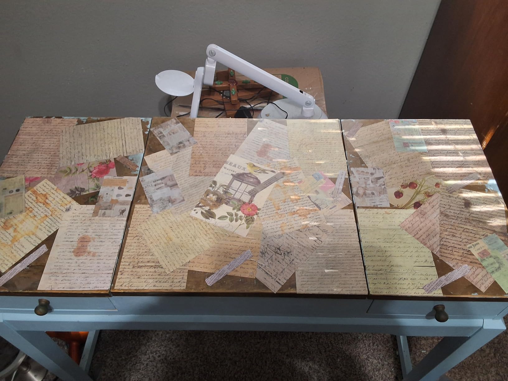 GNILLKO 445 PCS Vintage Scrapbook Supplies Kit customer photo 1