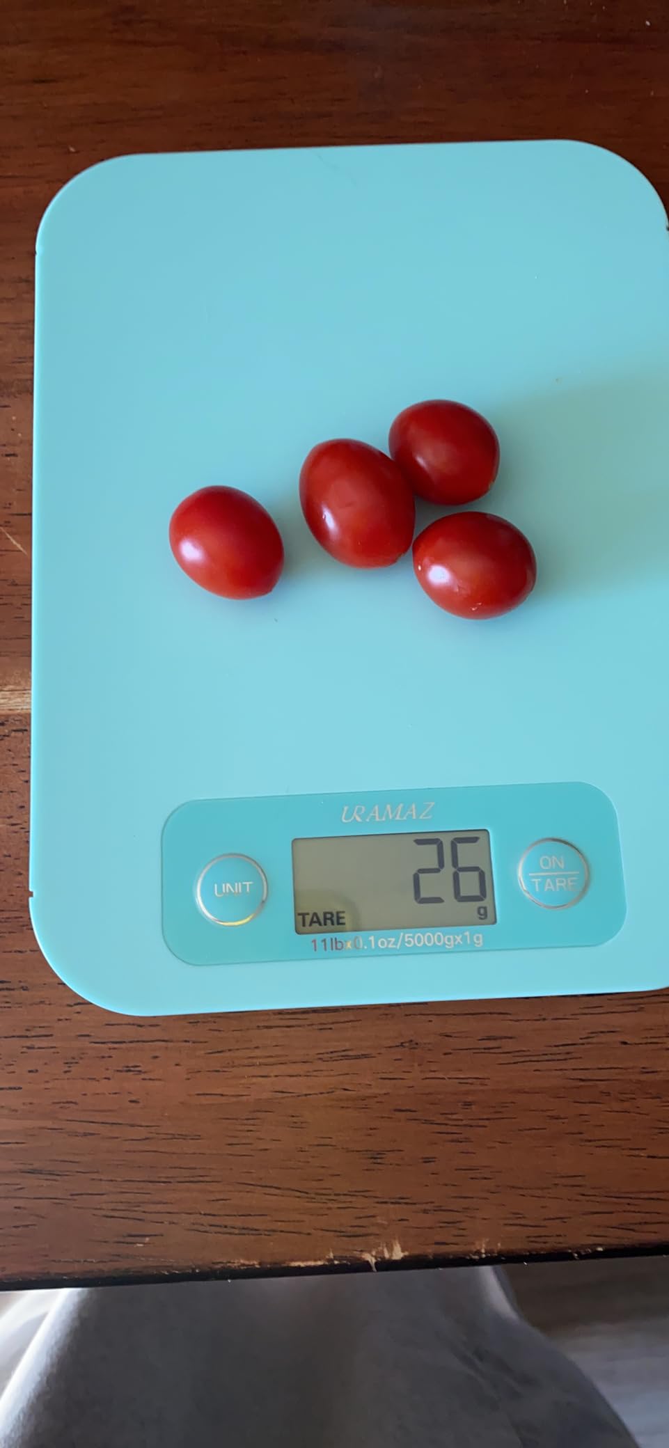 URAMAZ Smart Food Scale with Nutritional Calculator, Digital Kitchen Scale with Bluetooth App for Weight Loss, Food Weight Scale for Diet, Keto, Macro, Calories Counting, Tracking, 11lb customer photo 1