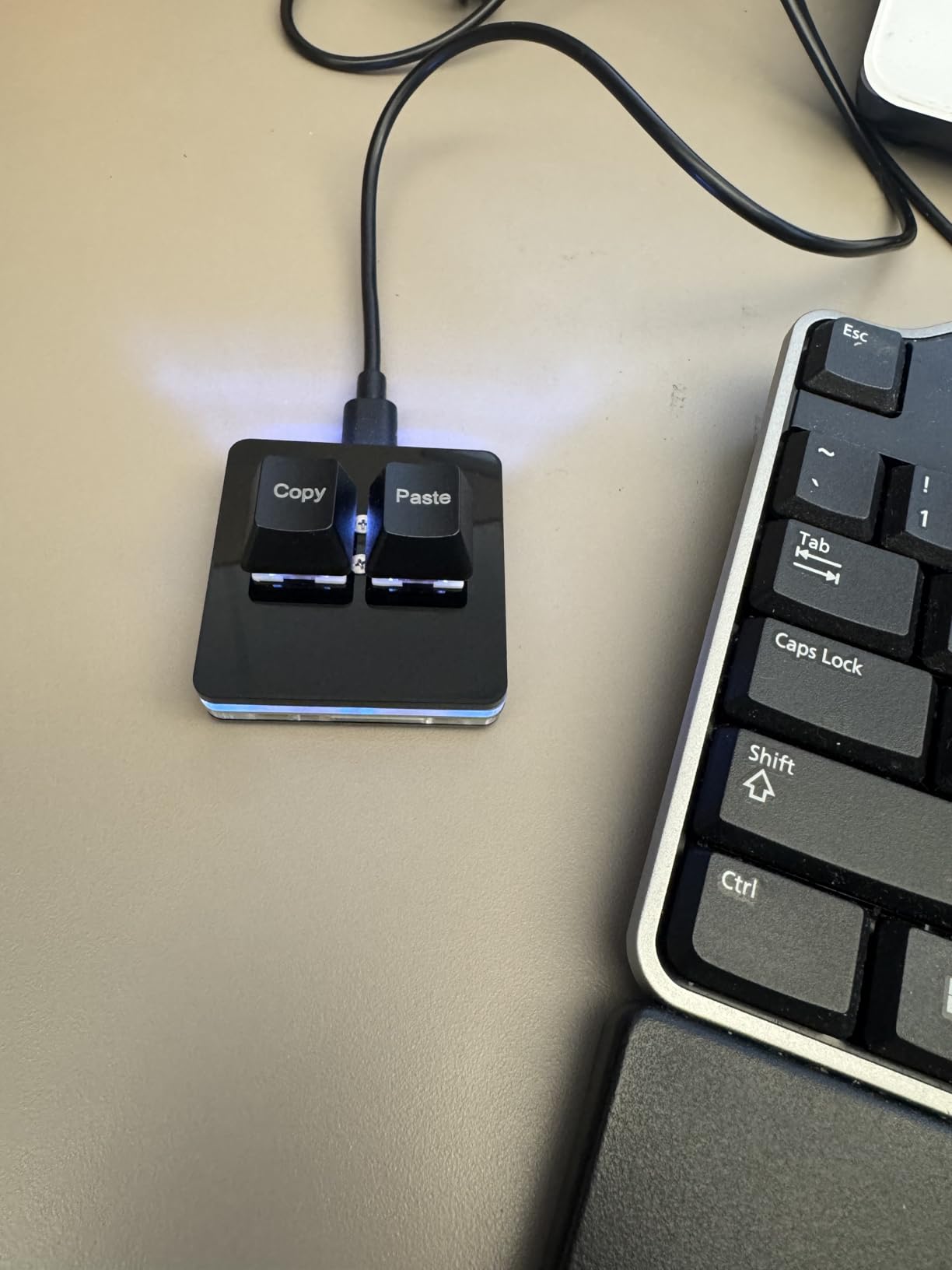 BTXETUEL Copy and Paste 2-Key Keyboard SAYO OSU Keypad Hotswap One Handed Mechanical Gaming Keyboard Cherry Switch RGB Backlit Mini USB Keypad for macros or Rhythm Games customer photo 1
