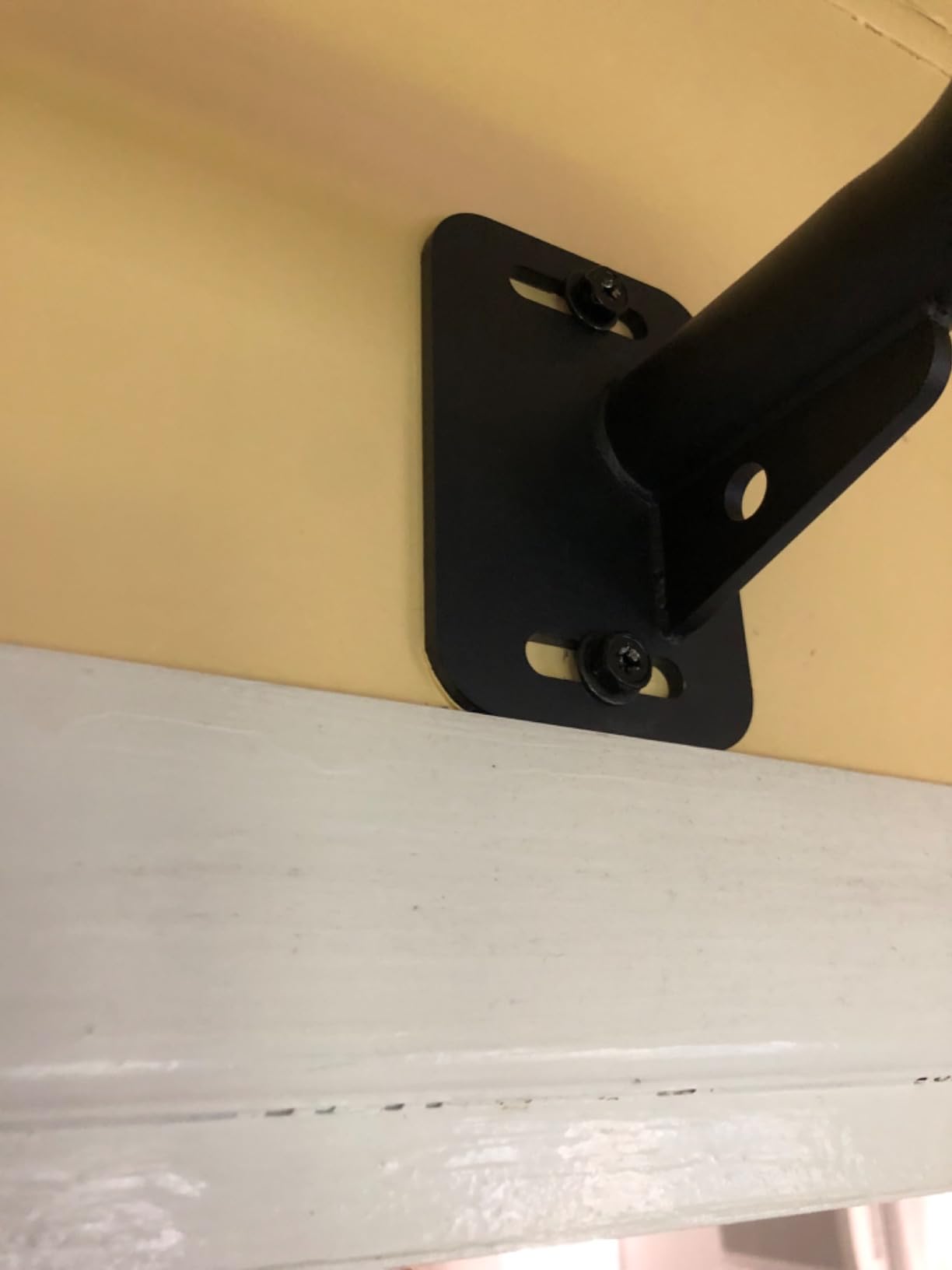 SELEWARE Heavy Duty Welded Pull Up Bar Wall/Joist/Ceiling Mount Chin Up Bar customer photo 1