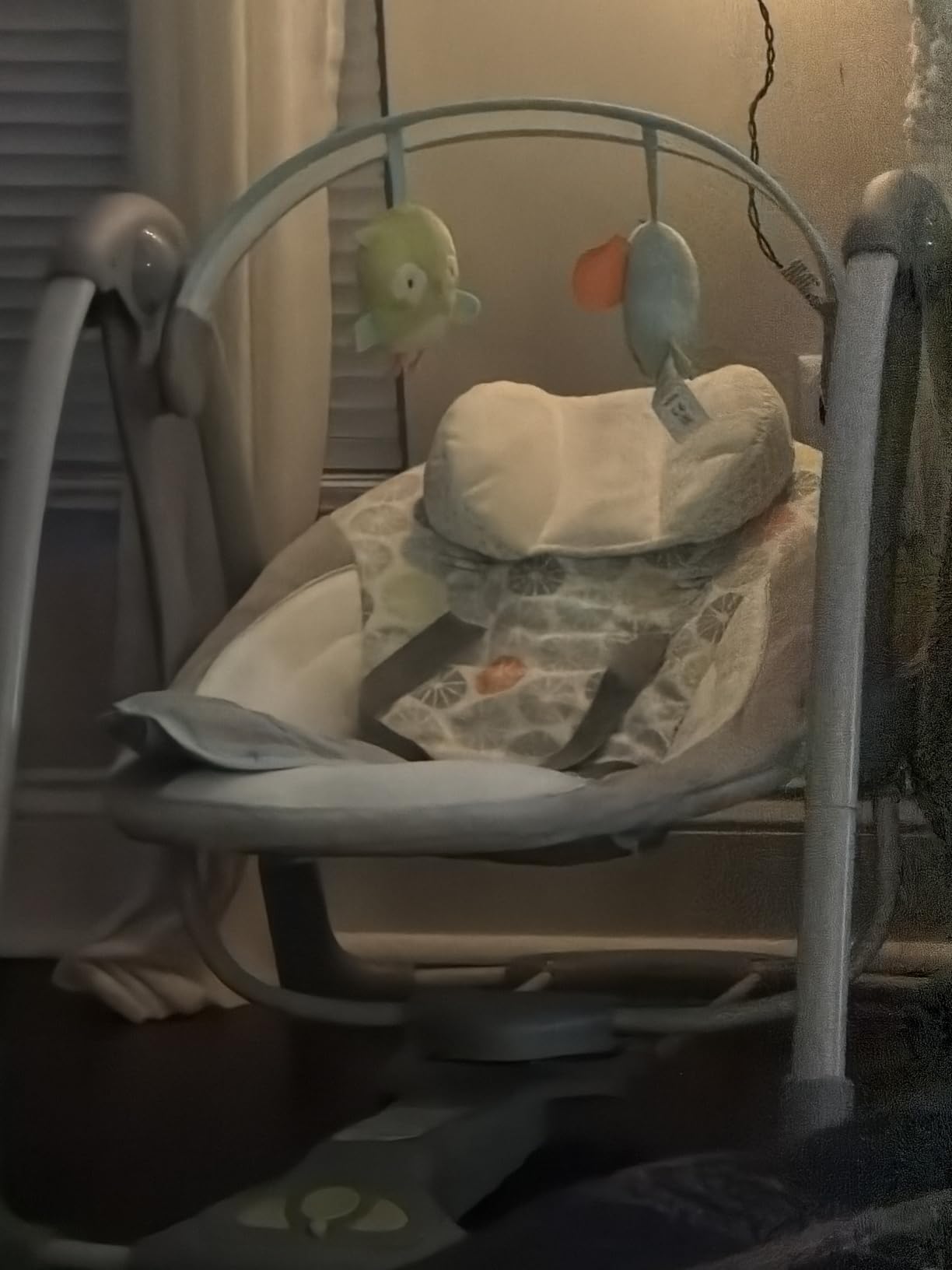 Ingenuity ConvertMe 2-in-1 Compact Portable Automatic Baby Swing & Infant Seat, Battery-Saving Vibrations, Nature Sounds, 0-9 Months 6-20 lbs (Swell) customer photo 2