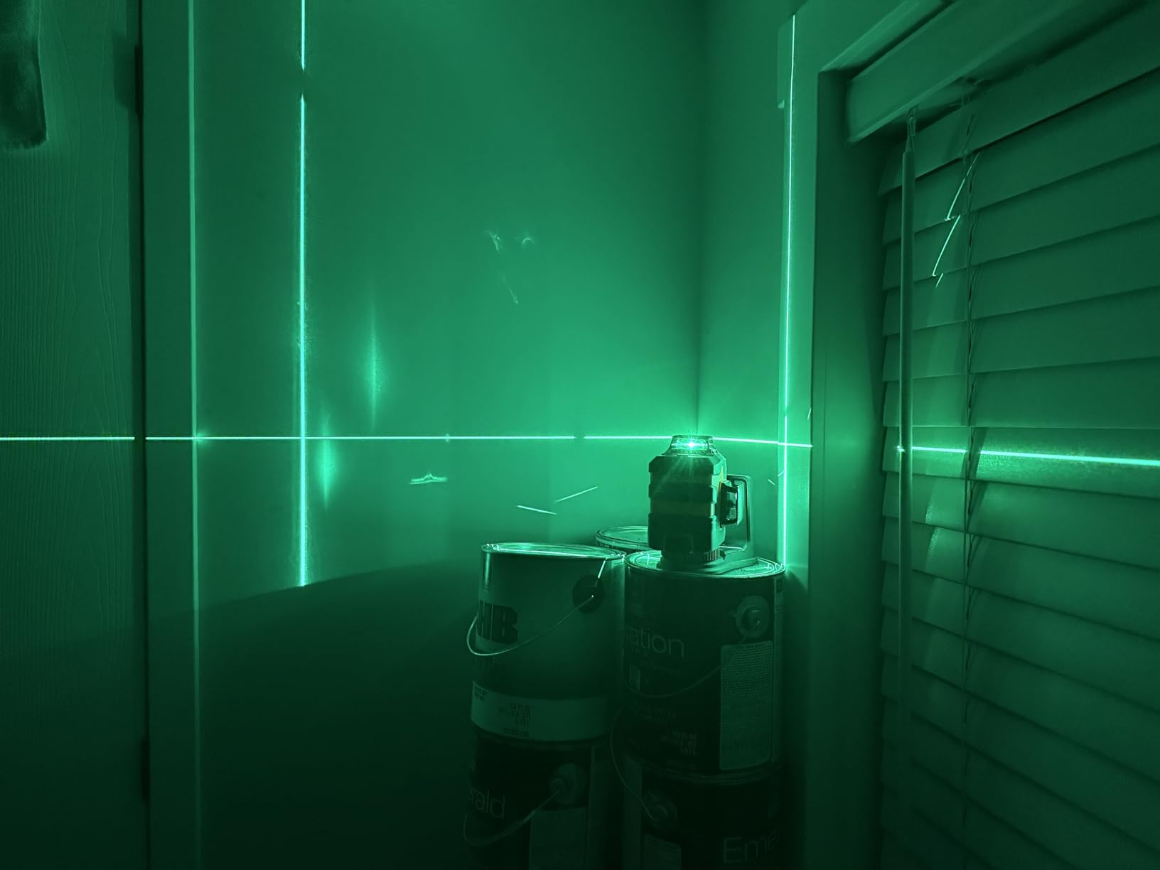 IKOVWUK Laser Level with 12 Green Lines, Built-in 5200 mAh Li-ion Battery customer photo 1