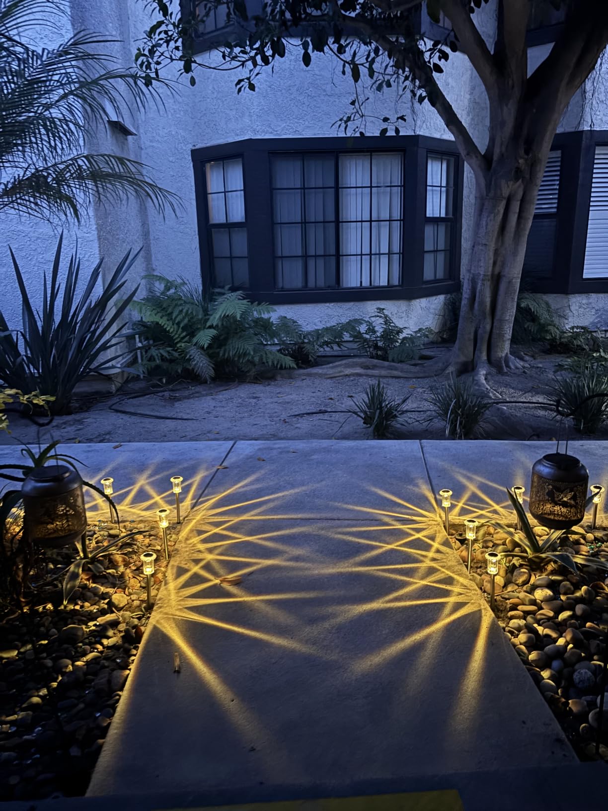DenicMic Solar Lights Outdoor Waterproof 10 Pack Pathway Lights Cool White customer photo 2
