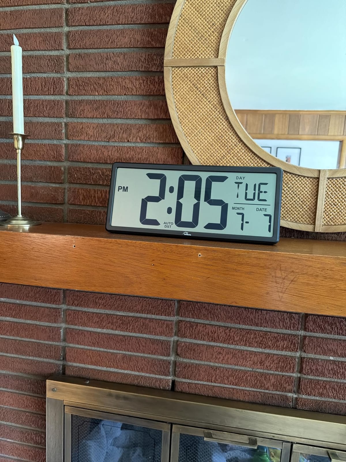WallarGe 14.5'' Large Digital Wall Clock Battery Operated customer photo 2
