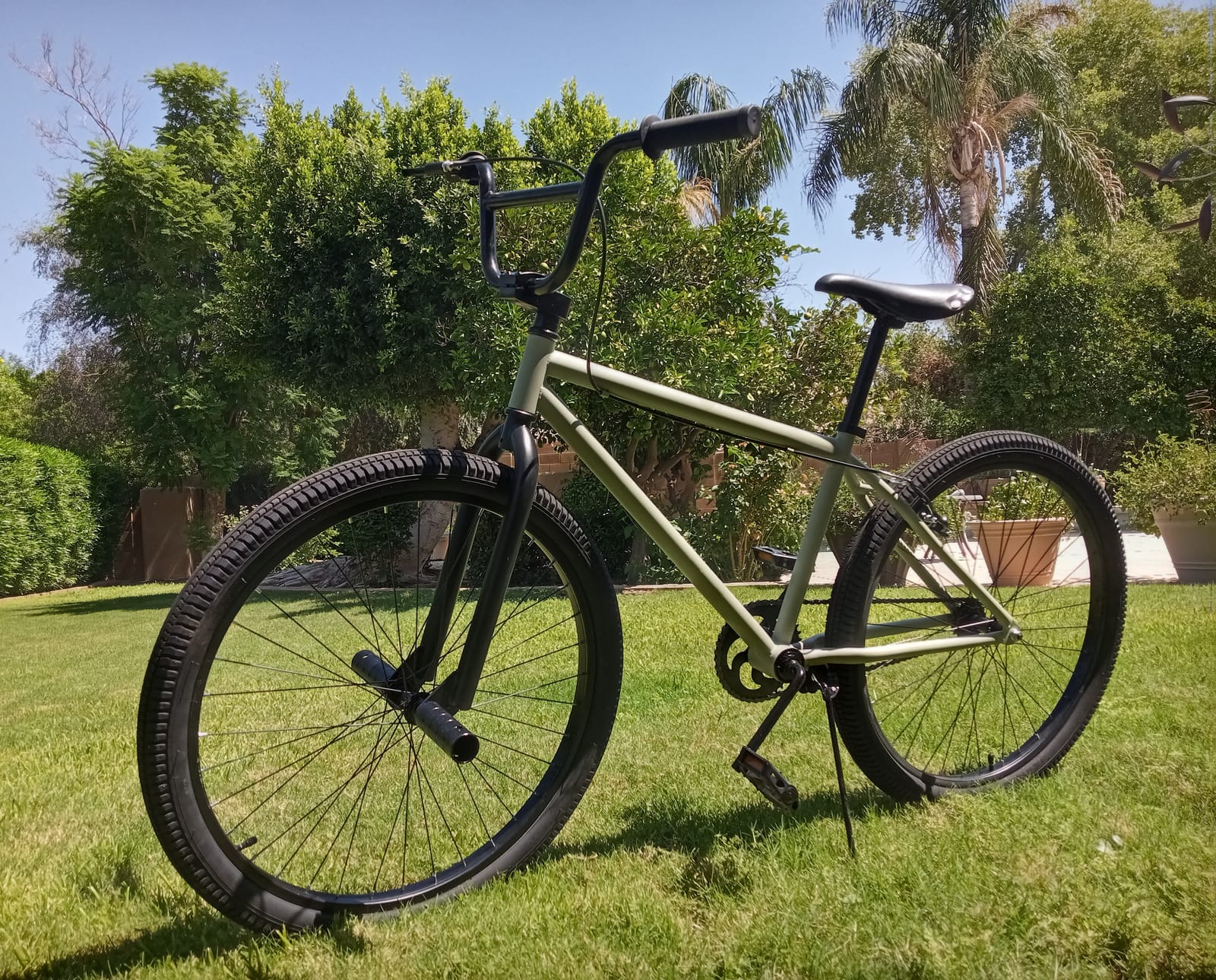 Hiland 24 26 inch BMX Bike for for Teen Bike and Adult Bikes, Beginner-Level BMX to Advanced Riders with 2 Pegs, Bicycles for Men and Women, Multiple Colors customer photo 1