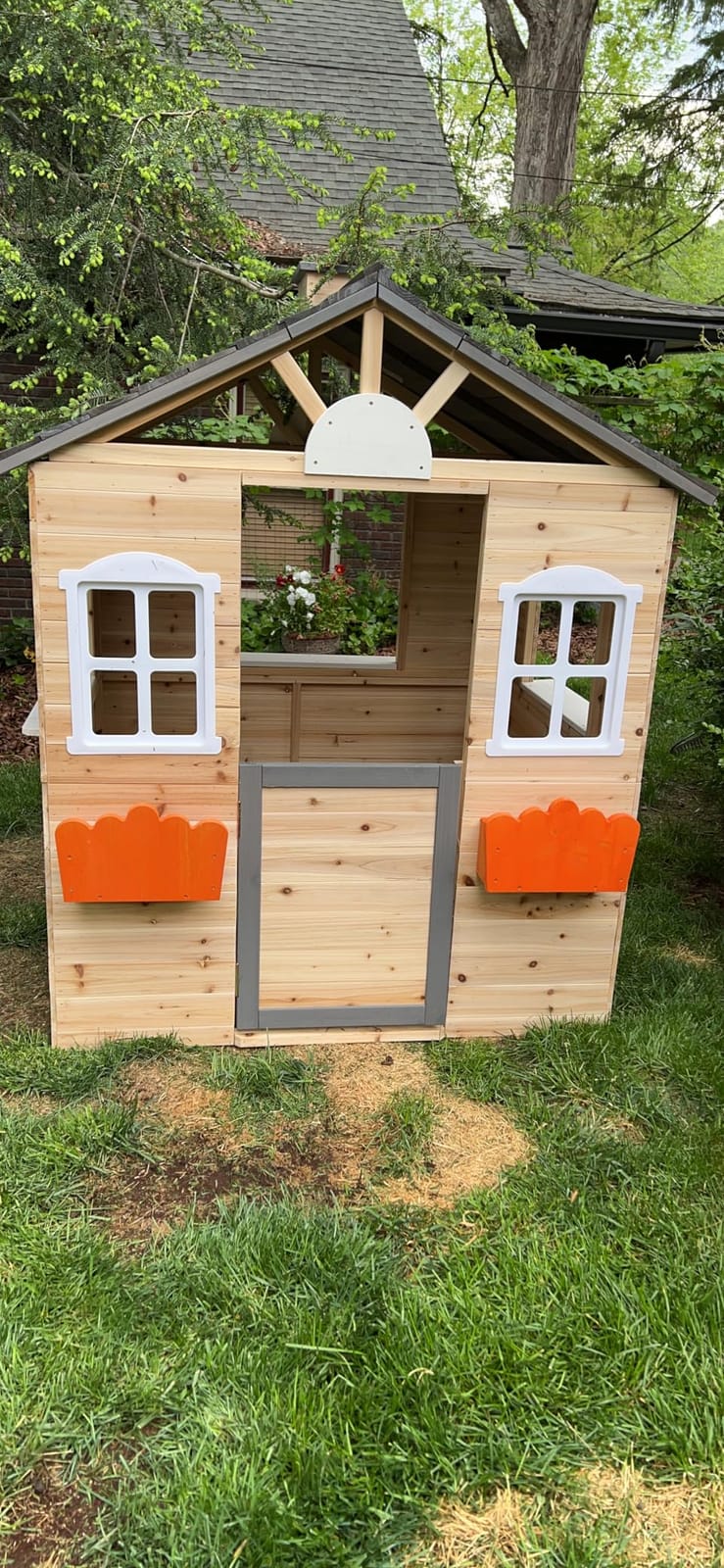 Outsunny Outdoor Playhouse Working Door Windows Bench for 3-7 Years Natural customer photo 1