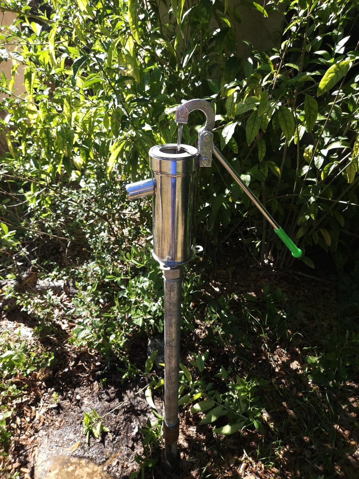 Locci Stainless Steel Manual Hand Well Pump, Heavy Duty Deep Well Hand Pitcher Pump with Integrated Base Design, Corrosion-Resistant Water Pump for Farm, Garden, Homestead & Emergency Water Supply customer photo 1