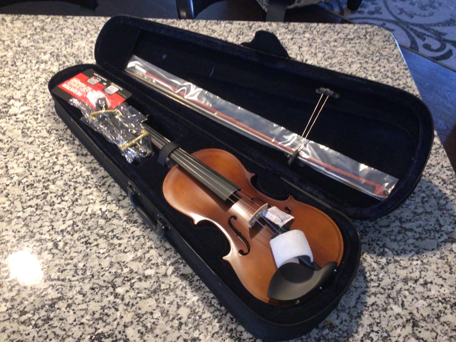 Pyle 3/4 Size Beginner Violin Starter Kit, Violin Starter Package with Travel Case & Bow, Extra Strings, Digital Tuner, Shoulder Rest & Cleaning Cloth for Students, Kids, Adults customer photo 2