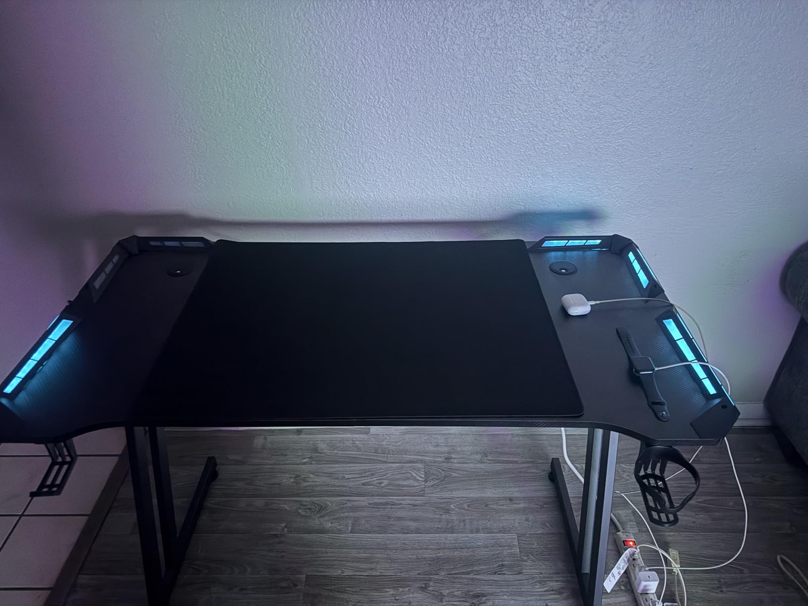 HLDIRECT 47 Inch Gaming Desk with App-Controlled RGB LED Lights, Black customer photo 2