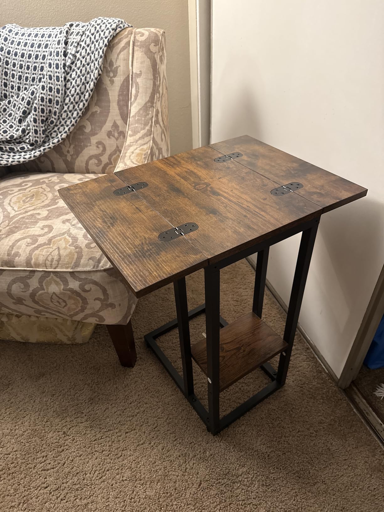 HOOBRO Foldable C Shaped End Table, C Shaped Side Table with Storage Shelf, Slide Under Couch Table for Sofa, Small Spaces, for Living Room, Bedroom, Easy Assembly, Rustic Brown BF29SF01 customer photo 1