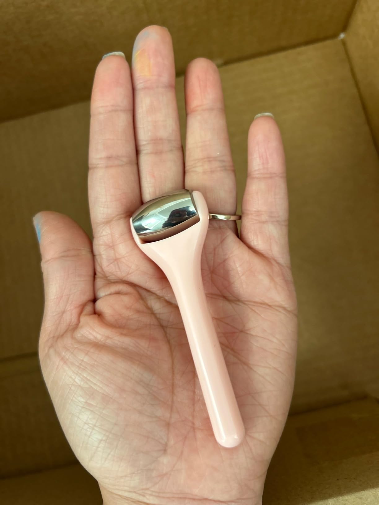 MAANGE Mini Eye & Face Rollers for Eye Massager, Stainless Steel Eye Ice Roller for Relief Puffiness Migraine Skincare Facial Roller (Pink) customer photo 2