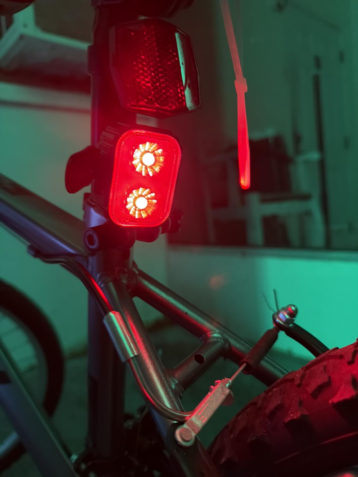 Cuvccn Bike Lights Super Bright, Rechargeable Bicycle Lights Set Multiple Modes, Waterproof Bike Lights for Night Riding/Cycling Safety, Front and Back Bike Reflectors Light, Long Battery Life customer photo 2
