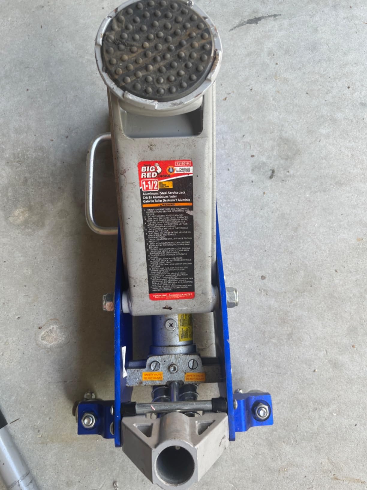 BIG RED AT815016LR Torin Hydraulic Low Profile Aluminum and Steel Racing Floor Jack with Dual Piston Quick Lift Pump, 1.5 Ton (3,000 lb) Capacity, Red customer photo 2