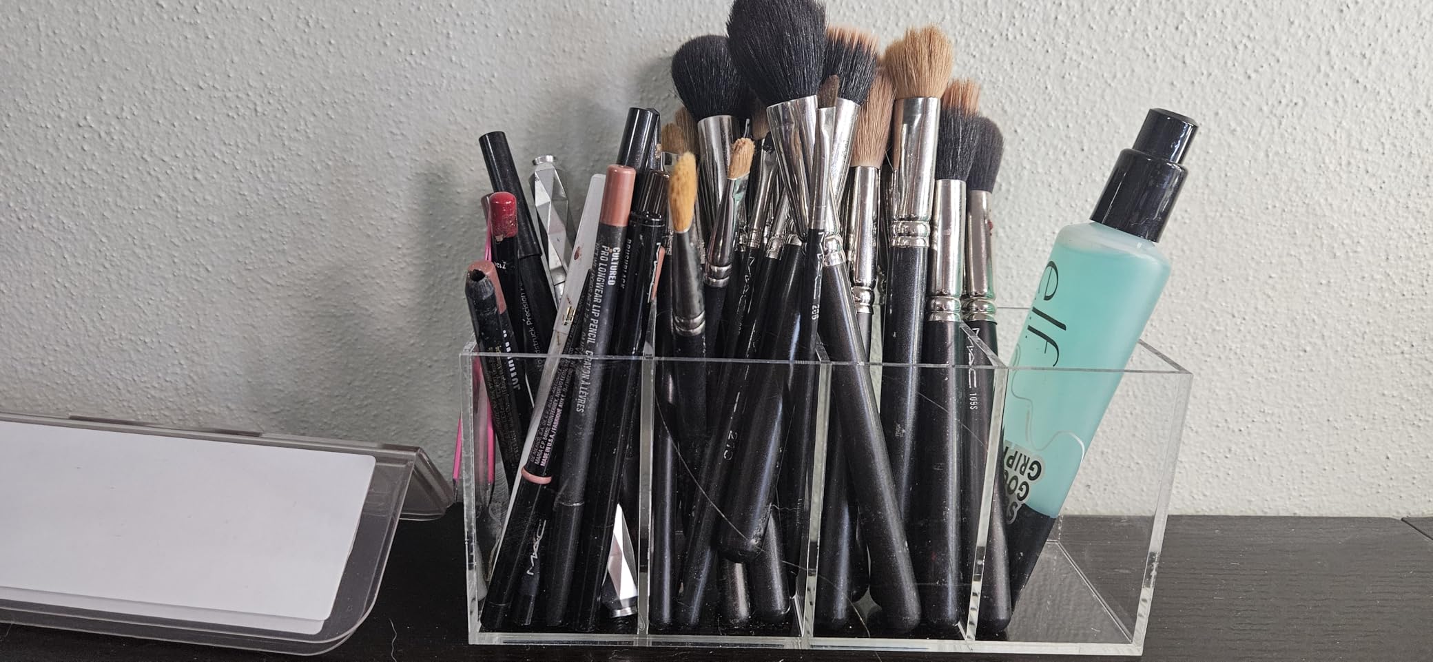 HSYMQ Acrylic Pen Holder 4 Compartments Clear Pencil Holder Organizer Makeup Brush Holder customer photo 2
