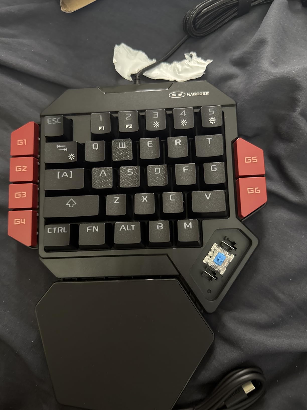 MageGee One Handed Professional Gaming Keyboard, RGB Backlit 35 Keys Mini Wired Mechanical Keyboard with Blue Switch for PC Gamer, Support 6 Macro Keys - Black/Red customer photo 2