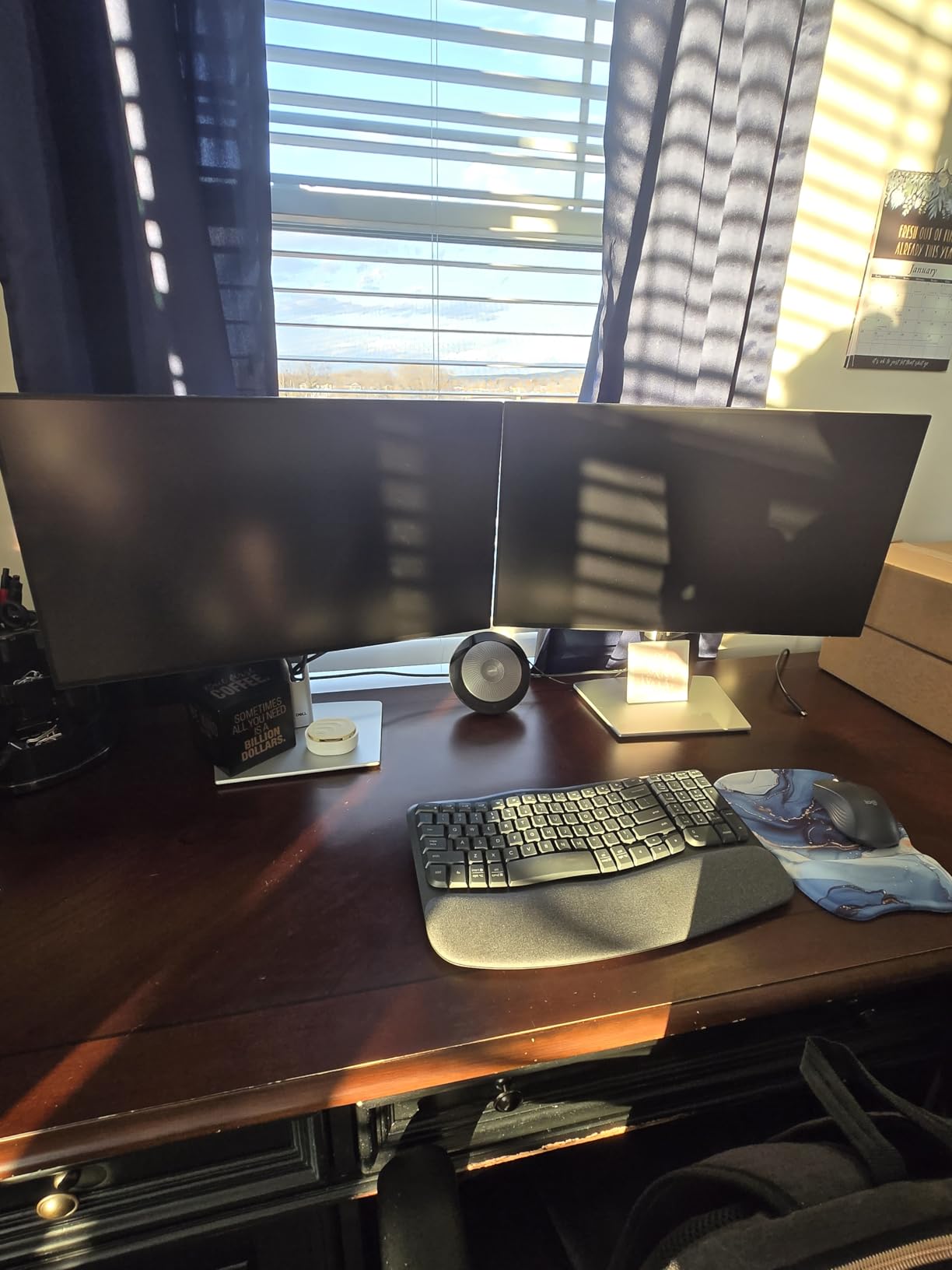 Dell UltraSharp 24-Inch Hub Monitor (U2424HE) customer photo 1