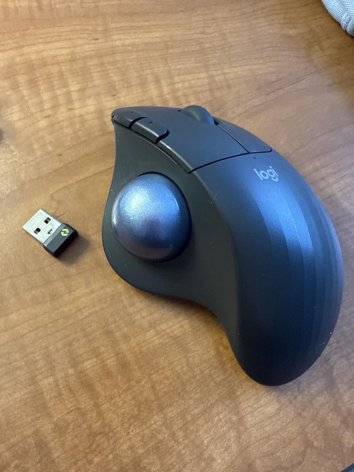 Logitech Ergo M575S Wireless Bluetooth Trackball Mouse - Graphite Blue Ball customer photo 1
