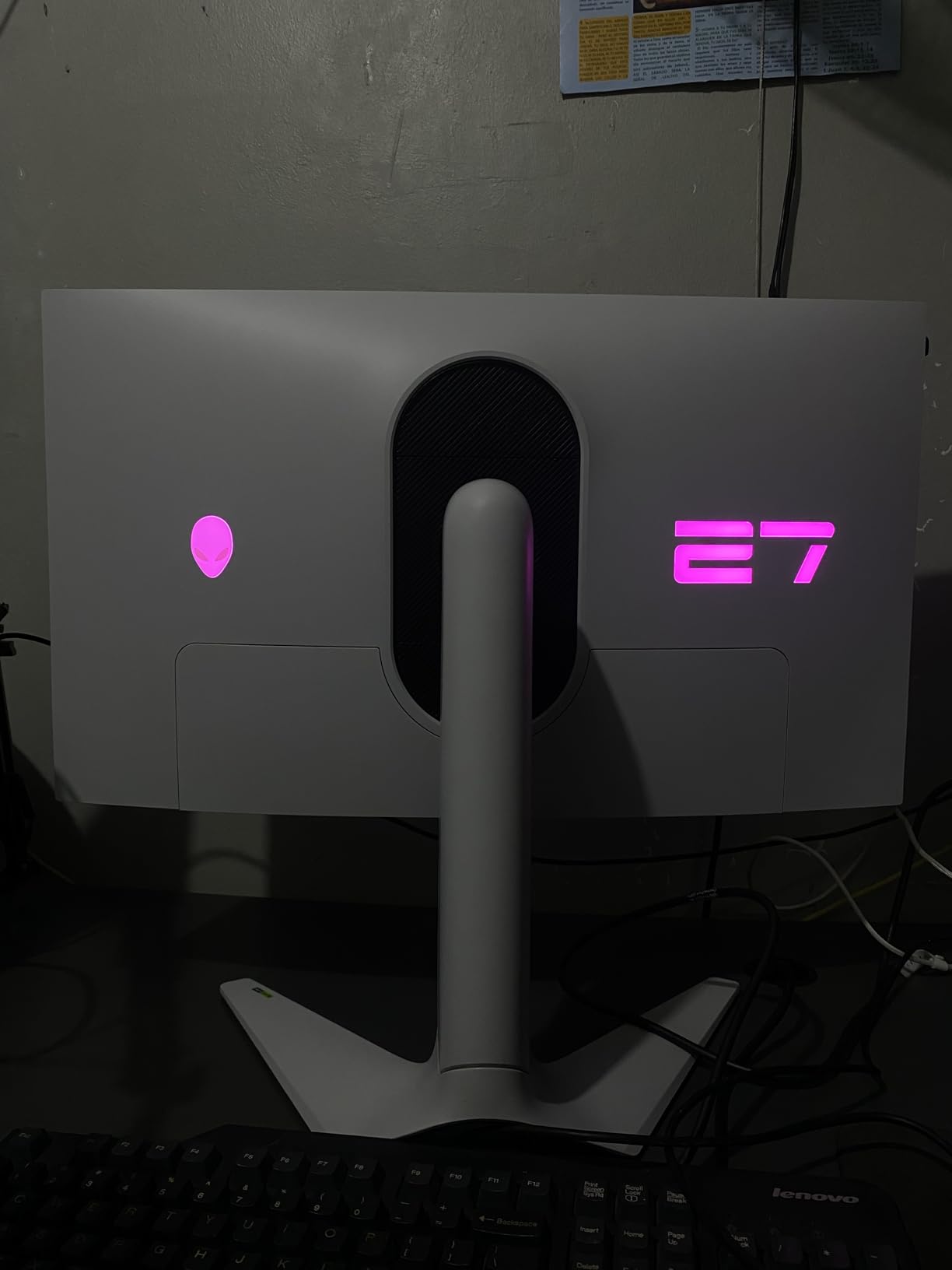 Alienware AW2723DF Gaming Monitor - 27-inch (2560 x 1440) 240Hz Display (DP 1.4), 1ms Response Time, NVIDIA G-Sync, Preset OSD Modes, Height/Tilt/Swivel/Pivot Adjustability - Lunar Light customer photo 1
