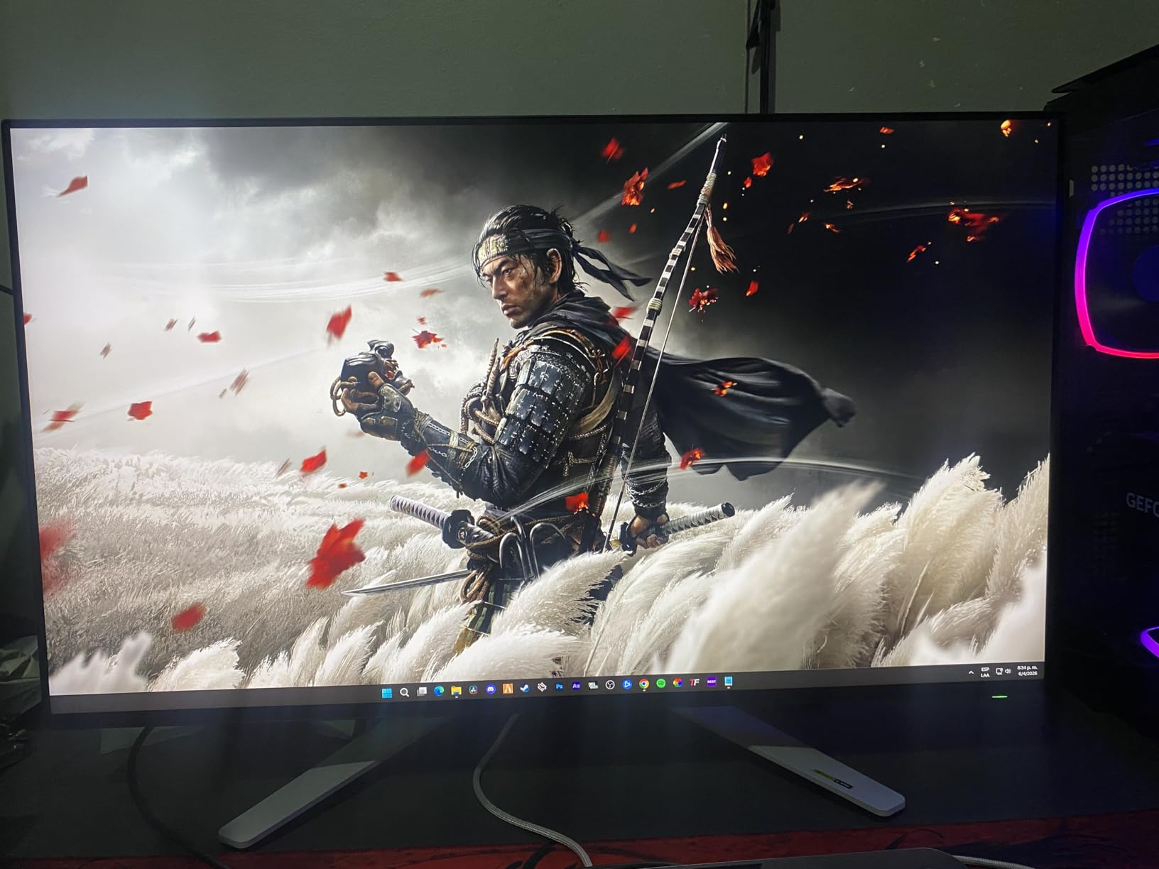 Alienware AW2723DF Gaming Monitor - 27-inch (2560 x 1440) 240Hz Display (DP 1.4), 1ms Response Time, NVIDIA G-Sync, Preset OSD Modes, Height/Tilt/Swivel/Pivot Adjustability - Lunar Light customer photo 2