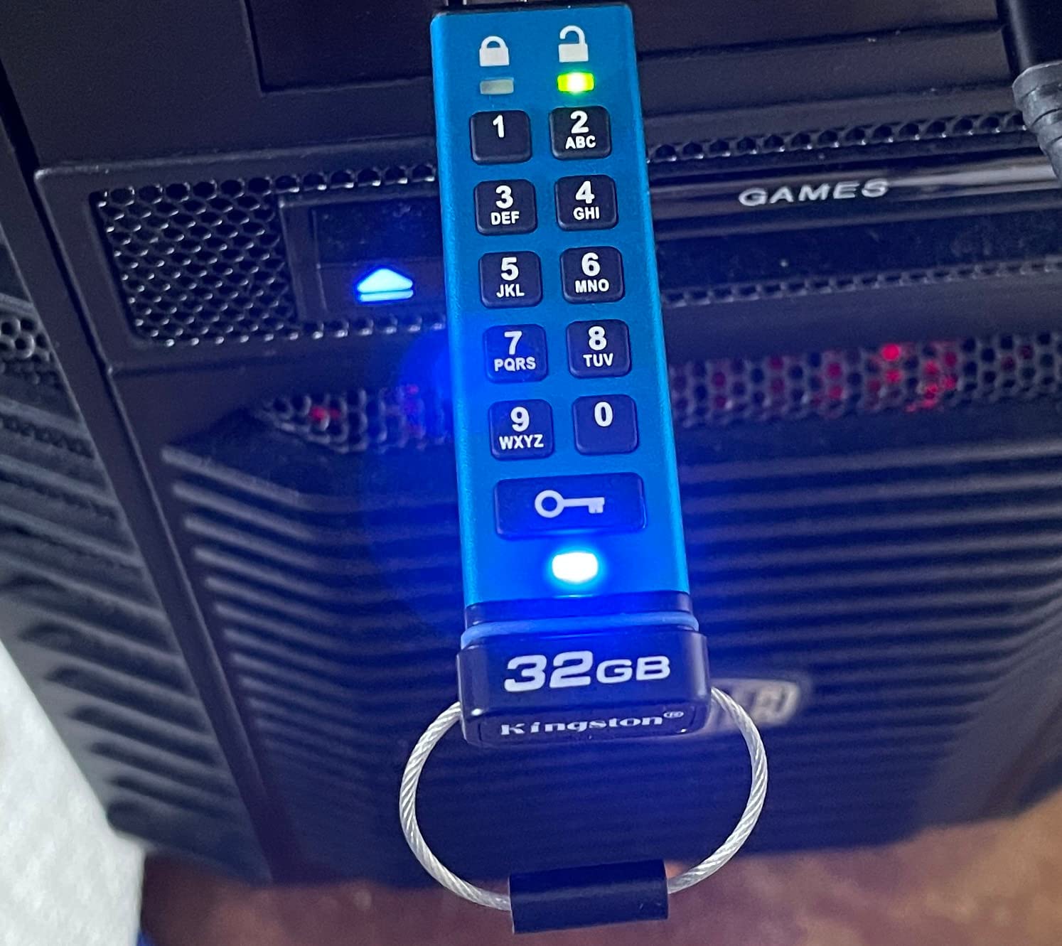 Kingston Ironkey Keypad 200 16GB Encrypted USB | Alphanumeric Keypad | Multi-Pin Access | XTS-AES 256-bit | FIPS 140-3 Level 3 Certified | Brute Force & BadUSB Protection | IKKP200/16GB, Blue customer photo 2
