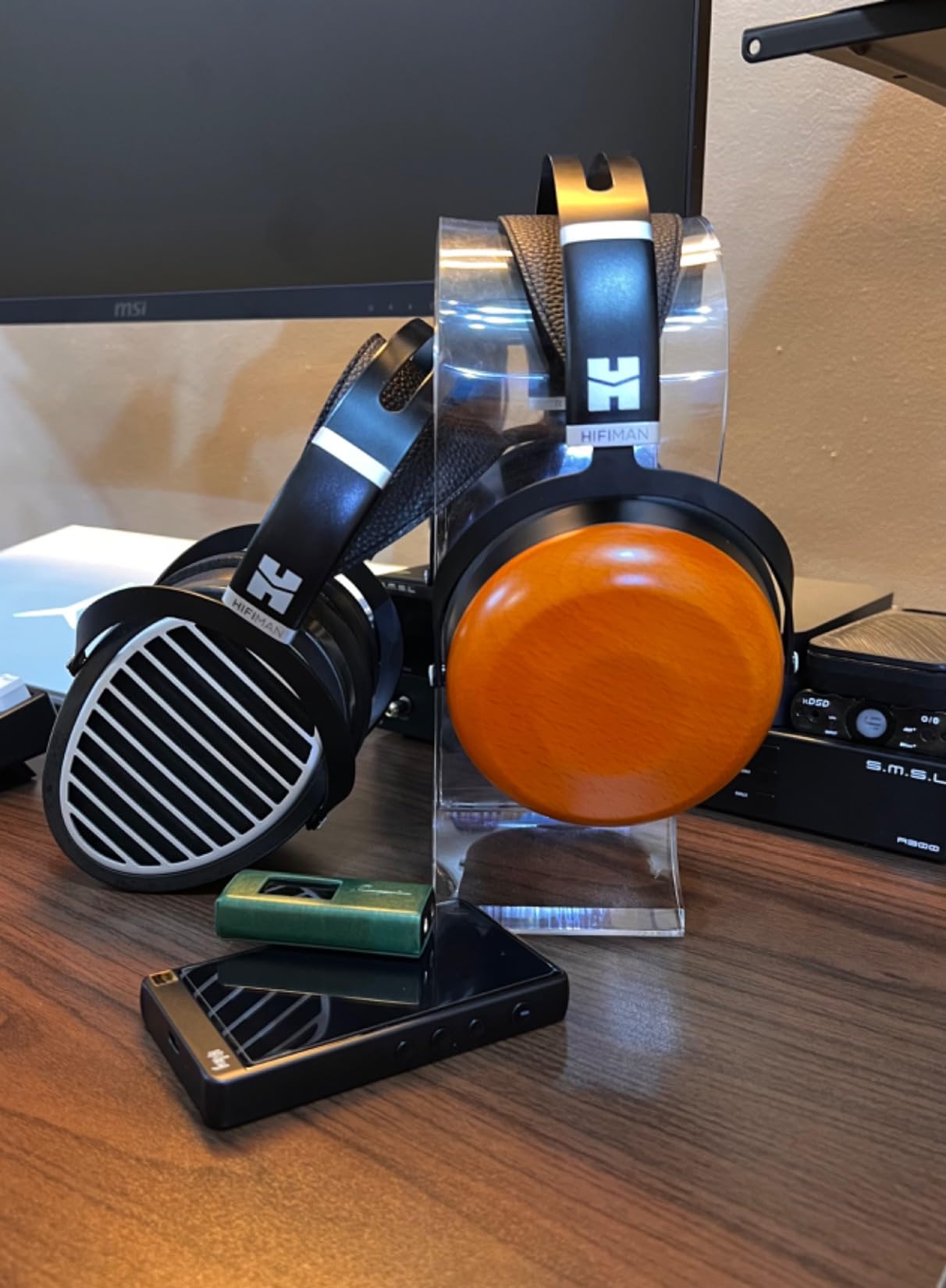 HIFIMAN SUNDARA Closed-Back Over-Ear Planar Magnetic Wired Hi-Fi Headphones with Stealth Magnet Design customer photo 1