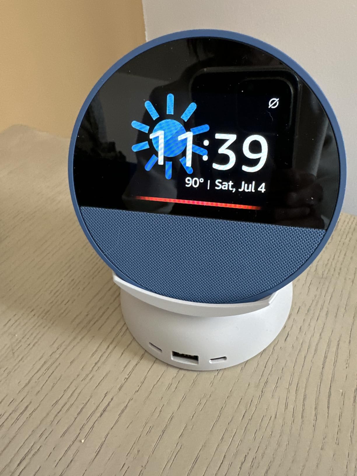 Amazon Echo Spot (newest model), Great for nightstands, offices and kitchens, Smart alarm clock, Designed for Alexa+, Glacier White customer photo 2