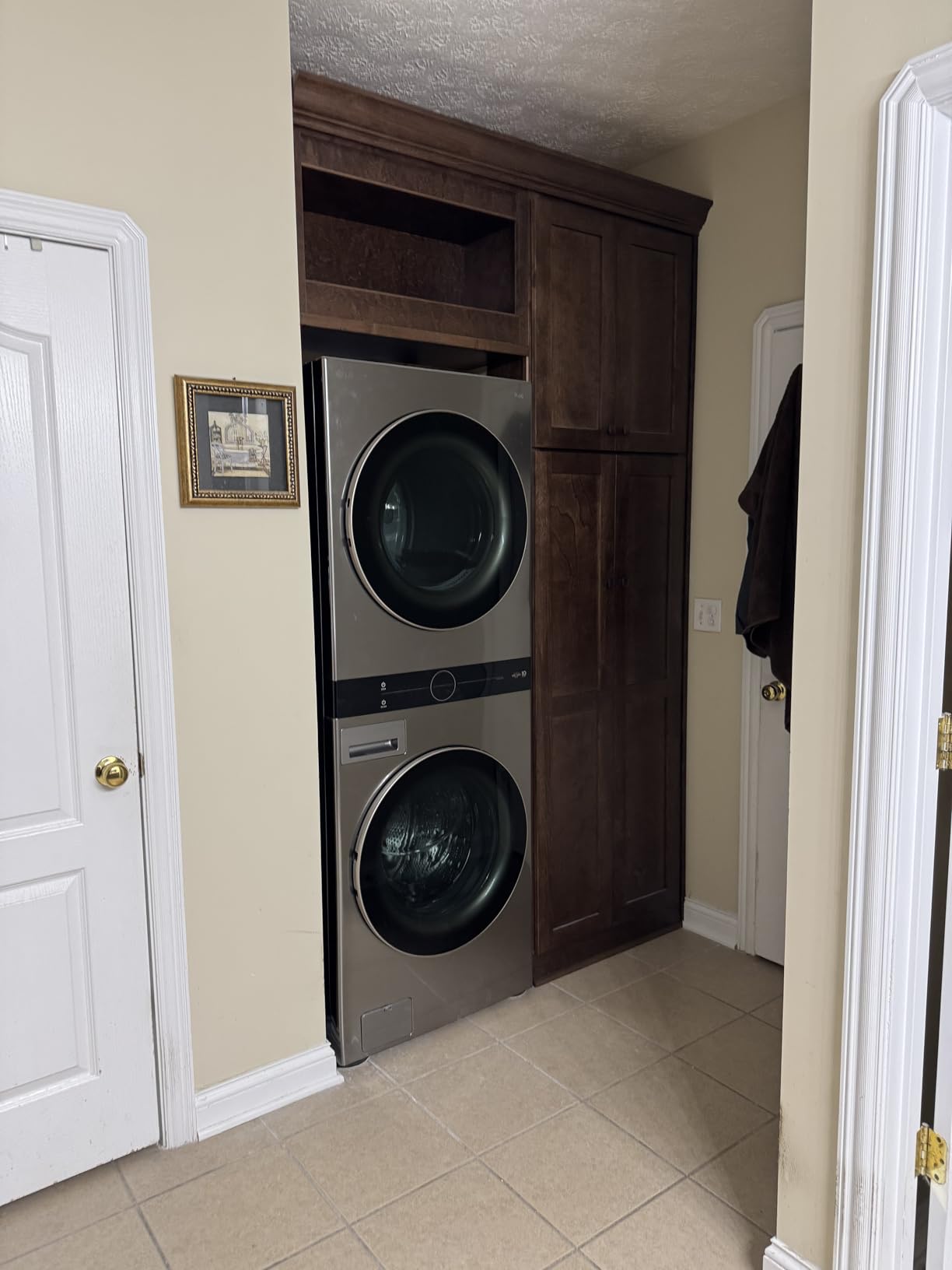 WashTower Stacked Smart Laundry Center 4.5 Cu.Ft. Front Load Washer & 7.4 Cu.Ft. Electric Dryer in Graphite Steel WKE100HVA customer photo 2