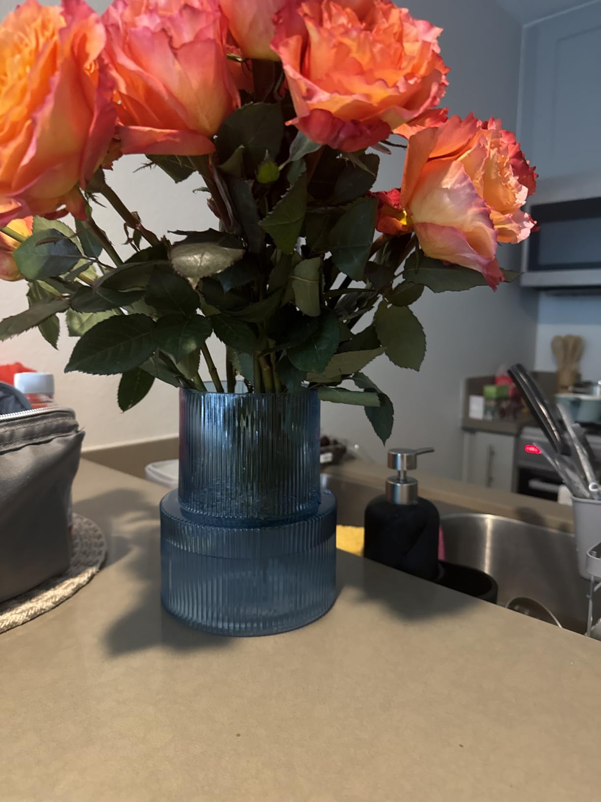 Ribbed Glass Vase, Flower Vase, Fluted Clear Vases for Flowers, Modern Vases for Living Room, Dining Table, Entryway, Shelf, Wedding, Office, Coffee Table, Birthday, 7.5 Inches customer photo 1