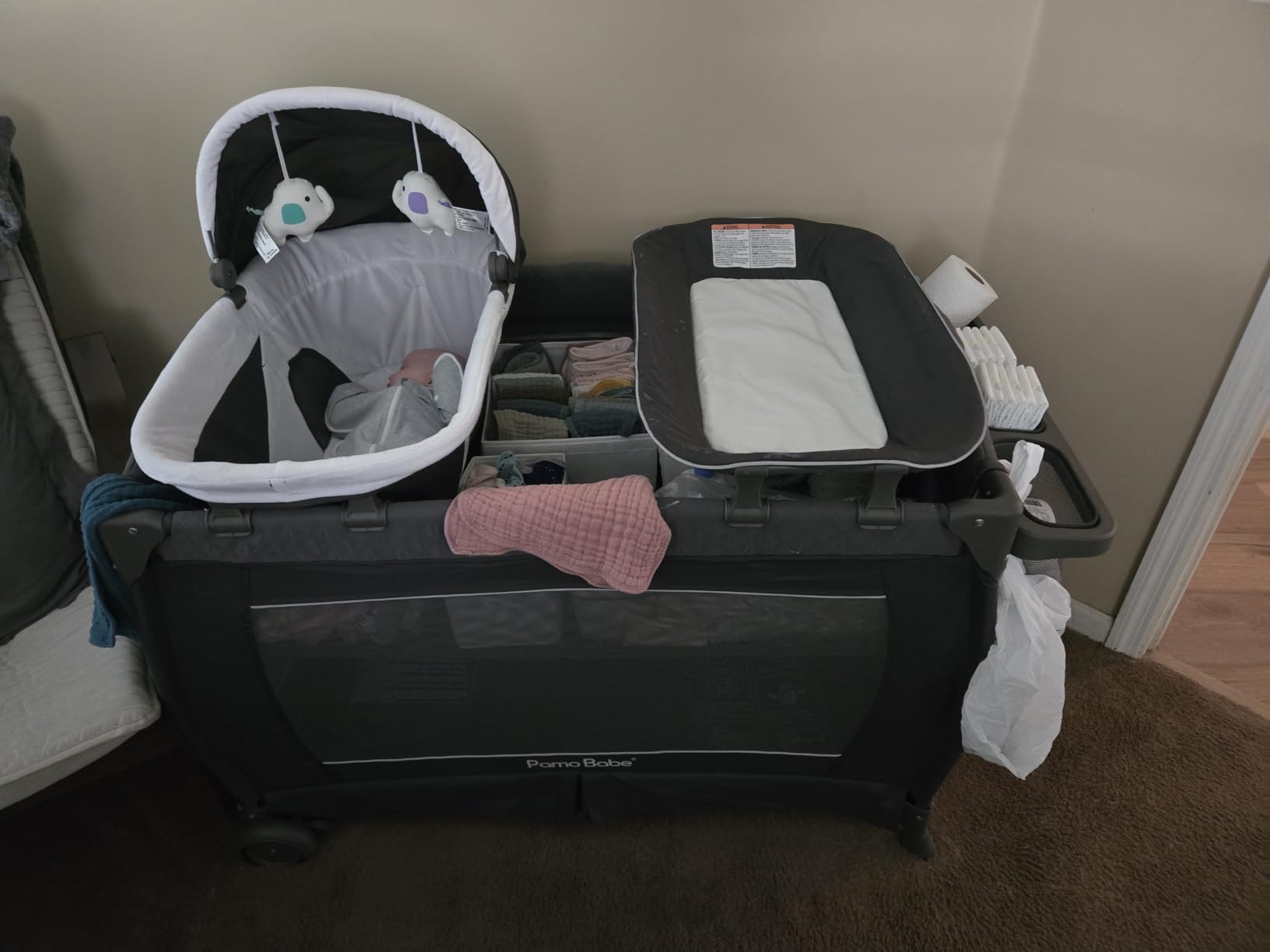 Pamo Babe Pack and Play 4-in-1 Baby Playard with Bassinet & Changing Table, Foldable Portable Playpen with Mattress, Travel Crib for Newborn to Toddler 0-36M-Black customer photo 1