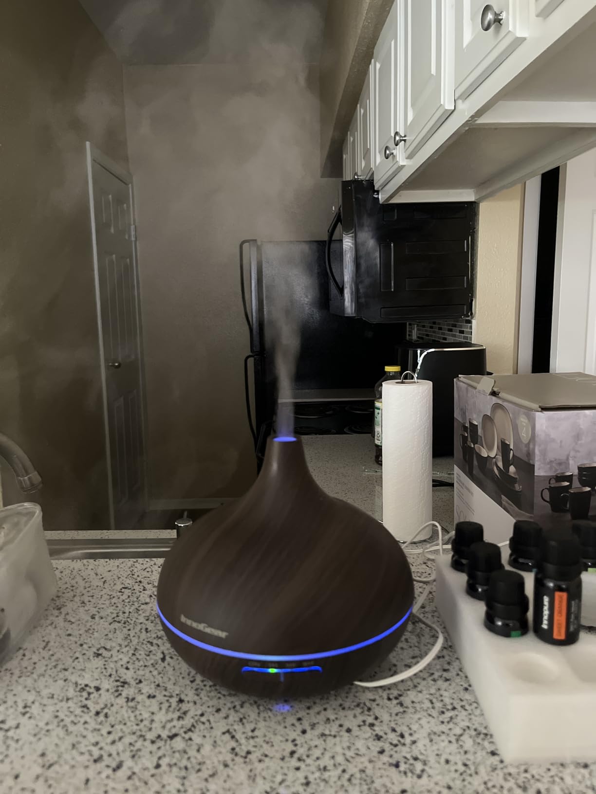 InnoGear 400ml Aromatherapy Essential Oil Diffuser 10 Oils Gift Set, Dark customer photo 1