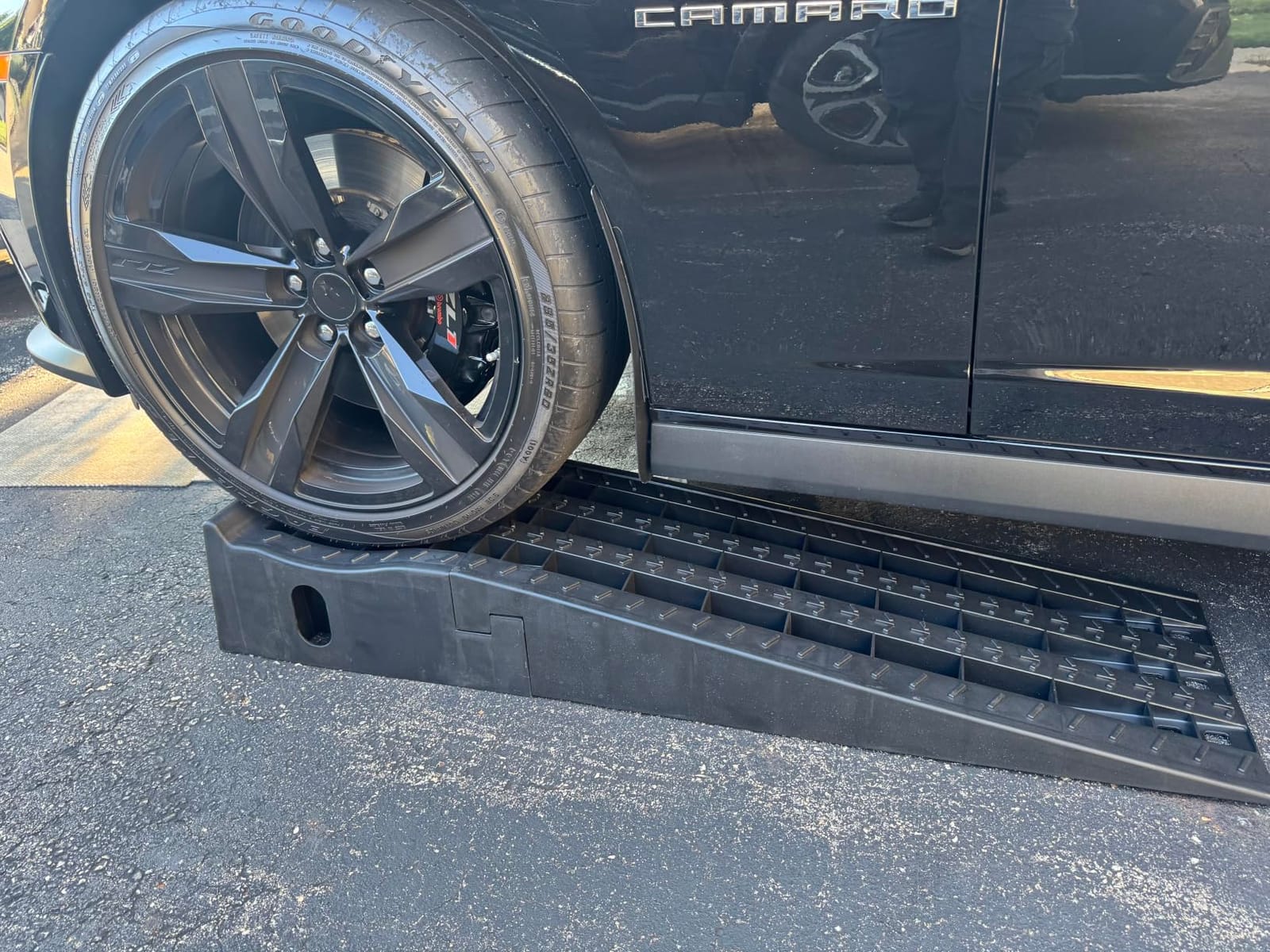 MaxxHaul 50709 Detachable Extendable Car Ramp Set, Portable Car Ramps With 3,250 lbs Maximum Weight Capacity Per Ramp 6,500 lbs Per Pair customer photo 2