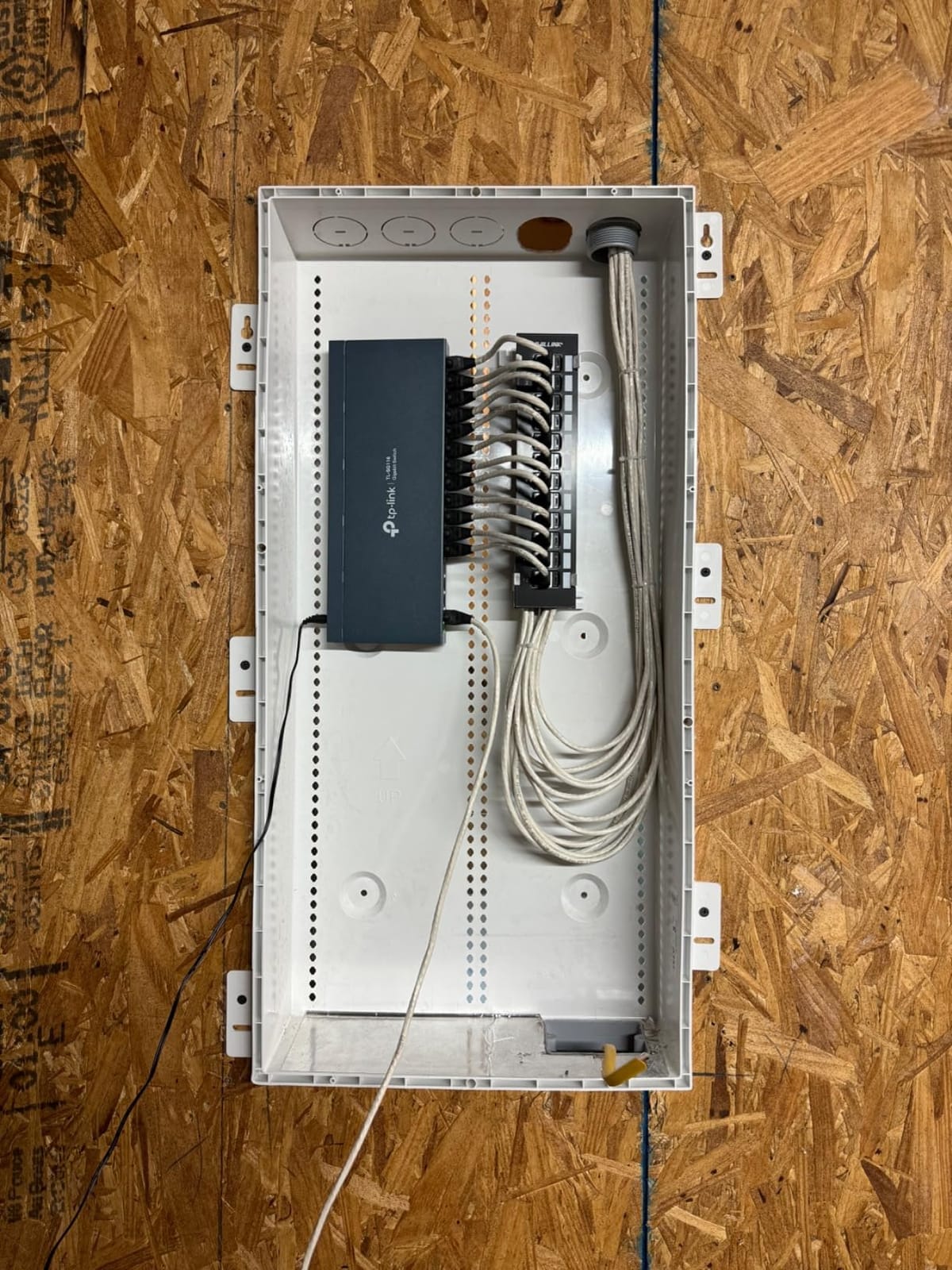 iwillink Blank 12 Port Keystone Patch Panel with 89D Wall Mount Bracket customer photo 1