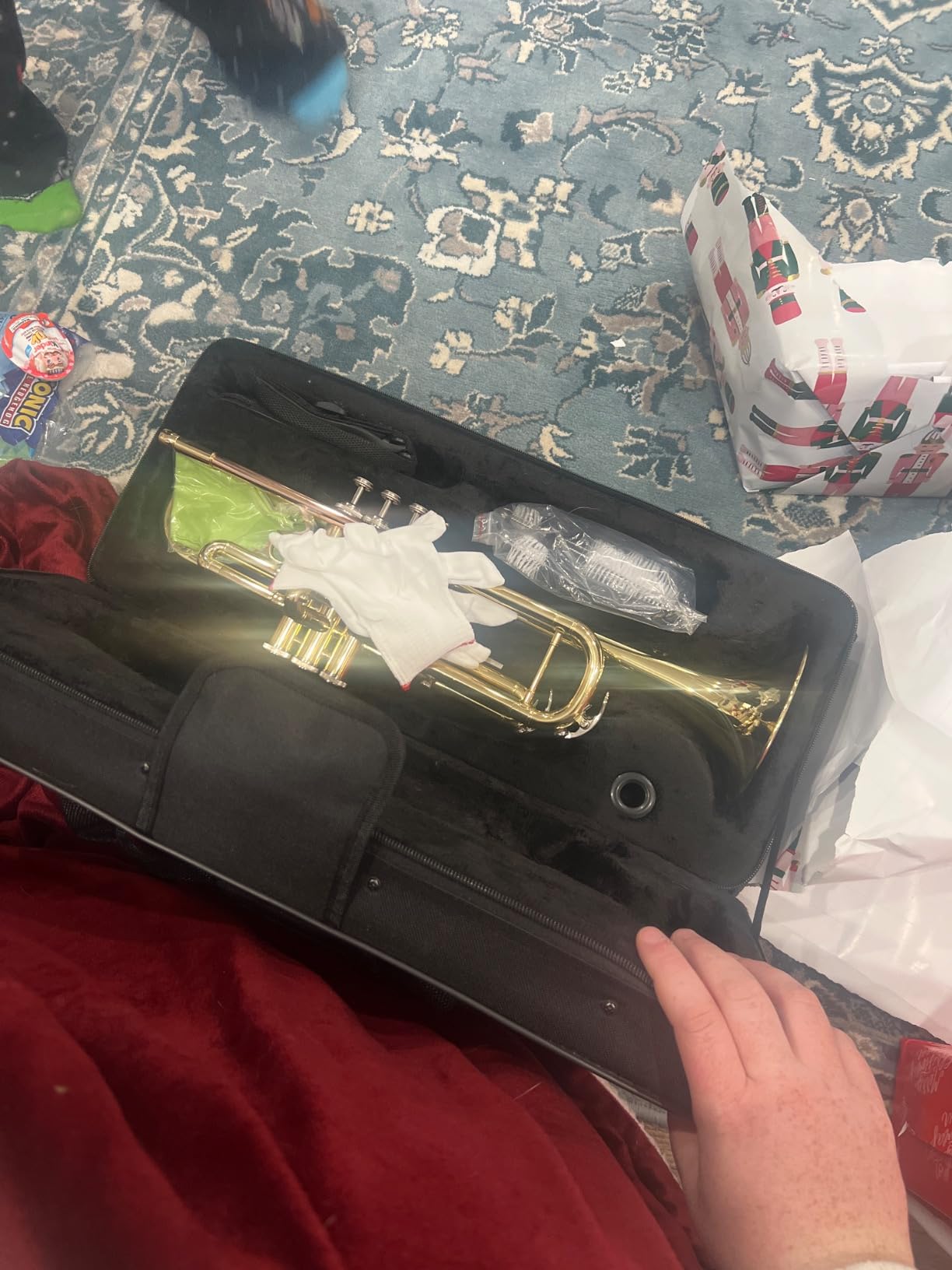 Glory Bb Trumpet, Brass Trumpet for Beginner & Student, Standard B Flat Trumpet with Carrying Case & Gloves, Gold customer photo 1