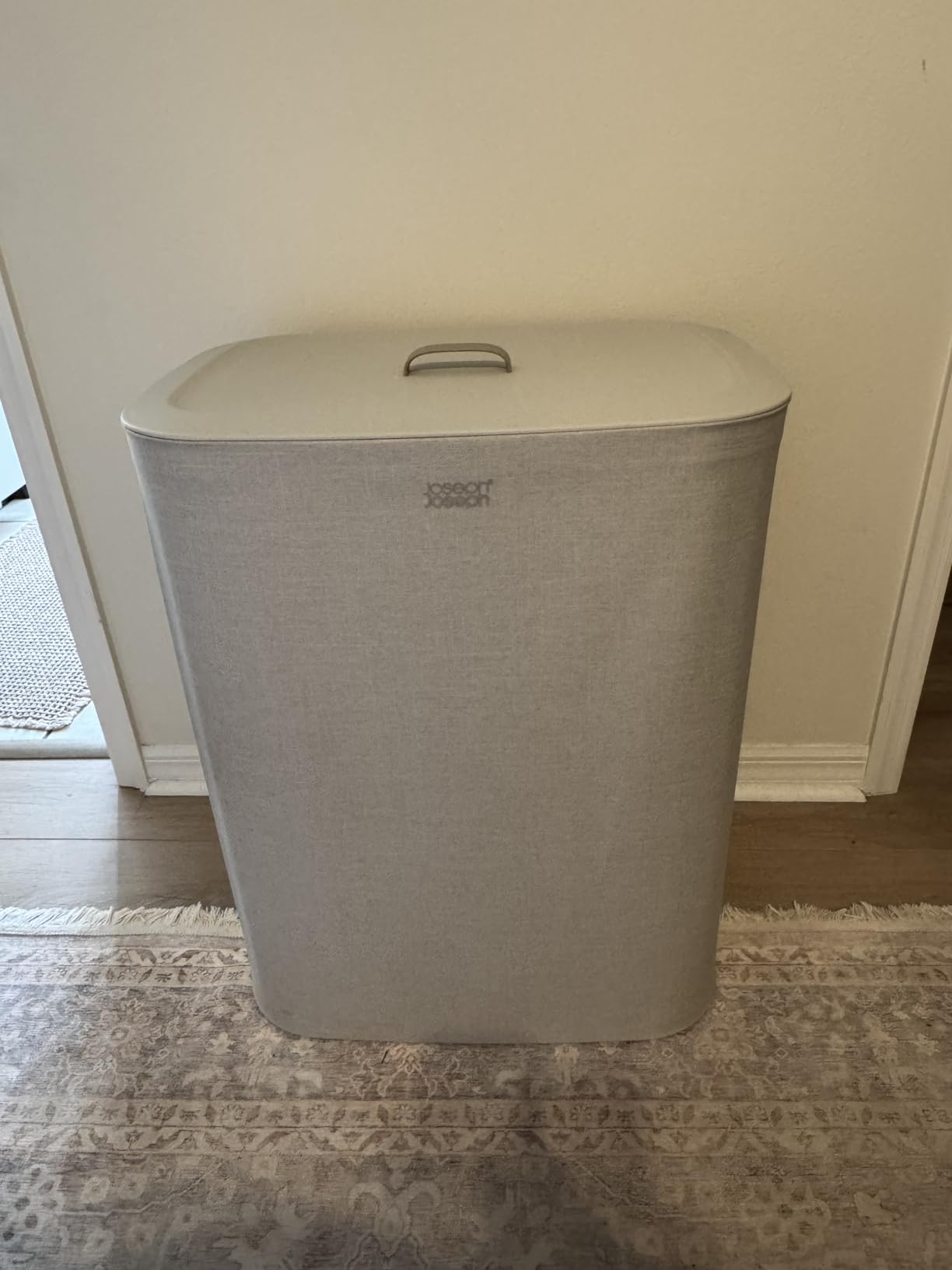 Joseph Joseph Tota 90 liter/23.8 gallon Laundry Hamper Separation Basket with lid, 2 Removable Washing Bags with Handles - Ecru customer photo 2