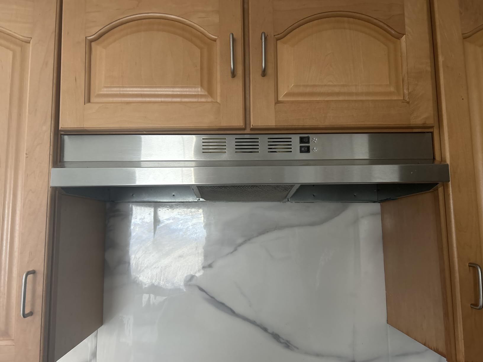 FIREGAS Under Cabinet Range Hood 30 inch, 300 CFM Kitchen Vent Hood, Stainless Steel, Ducted/Ductless Convertible, 2-Speed Fan, LED Light, Top/Rear Venting, Rocker Switch Control customer photo 1