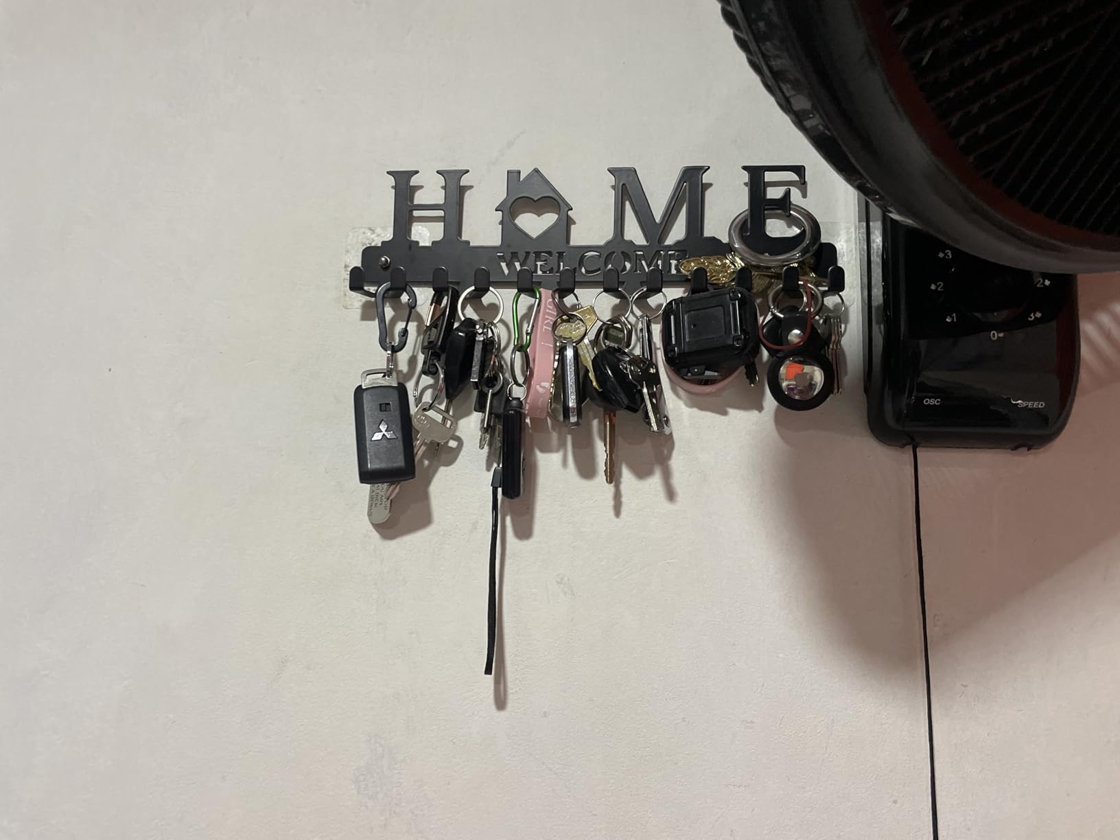 Key Holder Wall Mount, Adhesive Key Hanger with 12 Hooks, Black customer photo 2