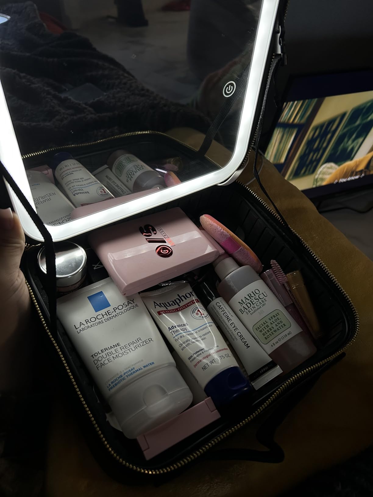 Makeup Bag with Light up Mirror, Travel Makeup Case with Mirror and Lights, Lighted Cosmetic Train Case with 3 Color Settings, Make up Organizer Bag with Adjustable Dividers Brush Board customer photo 1